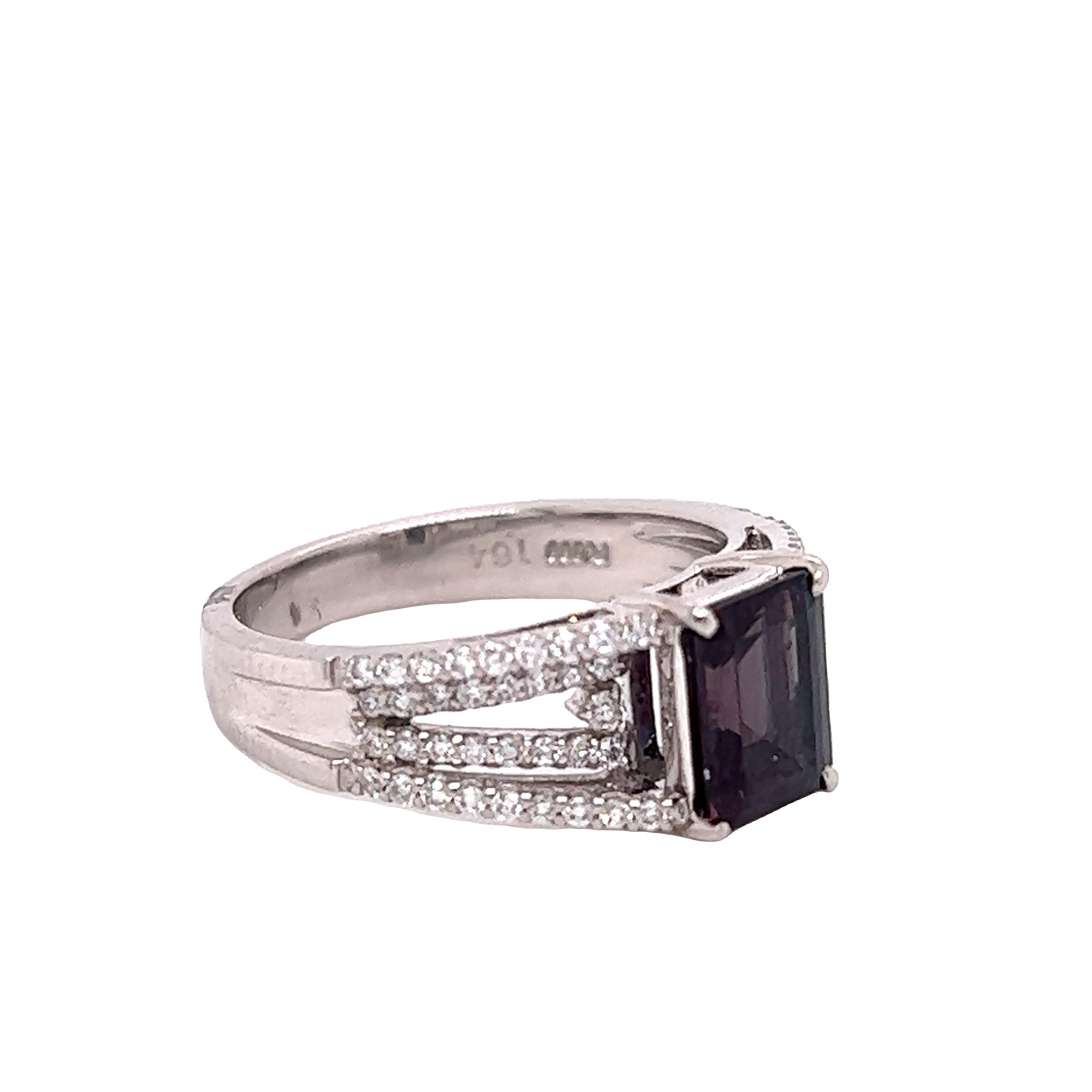 Emerald Cut Natural GIA Certified 1.64 Ct Brazillian Alexandrite & Diamond Vintage Ring For Sale