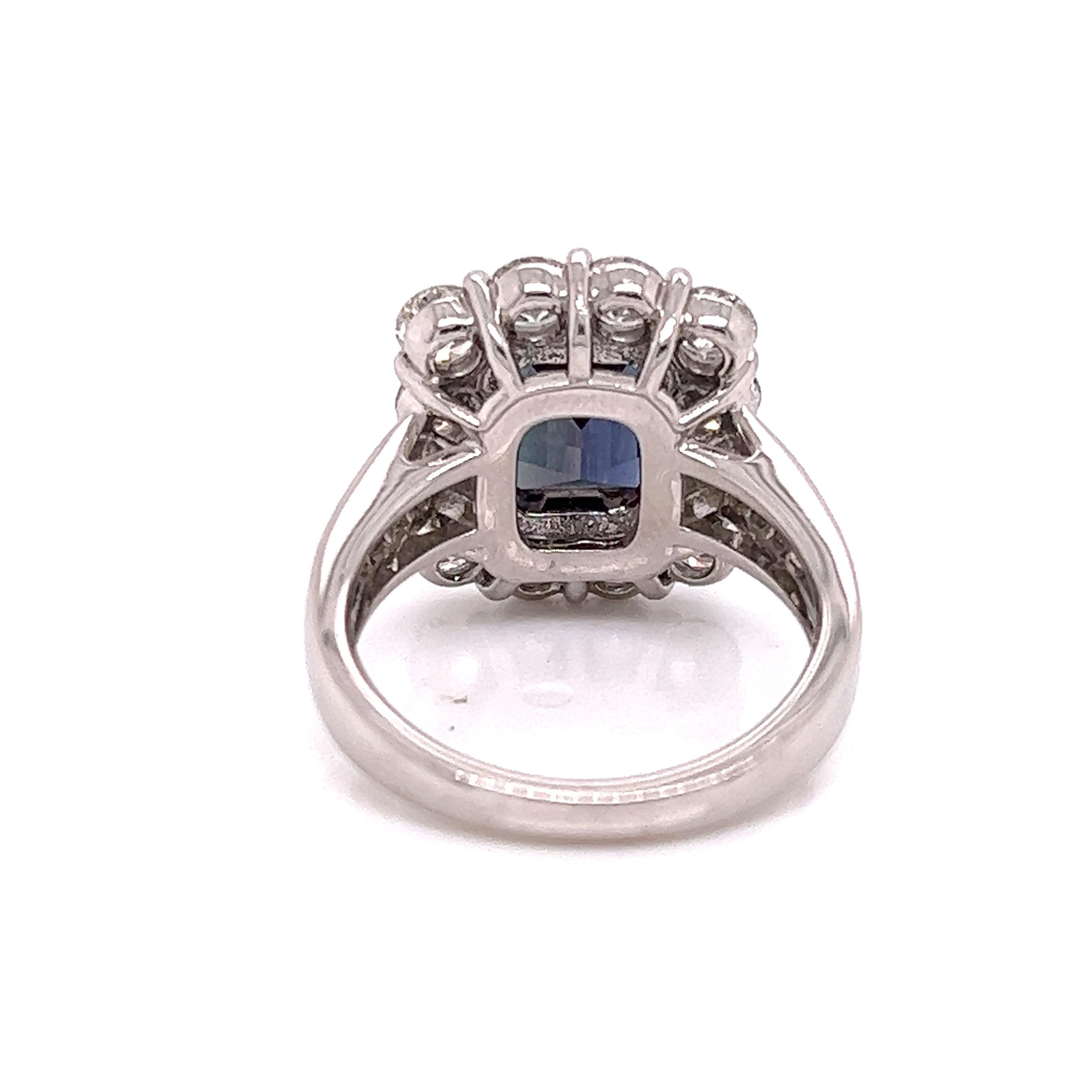 Naturale certificato GIA da 2,57Ct. Anello vintage con alessandrite brasiliana e diamante In condizioni Nuovo in vendita a New York, NY