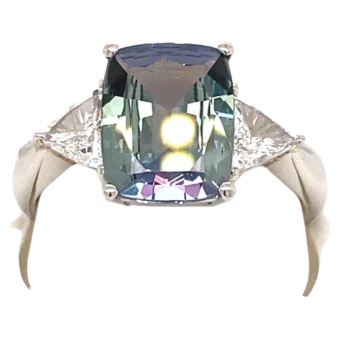 Bague cocktail en alexandrite brésilienne et diamants de 3,12 carats, certifiés par le GIA