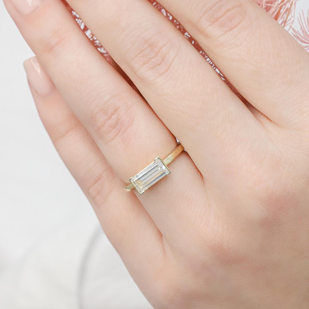 Natürlicher Gia-zertifizierter Art Deco 1,52 Karat Diamantring mit Ost-West-Diamant im Baguetteschliff für Damen oder Herren im Angebot