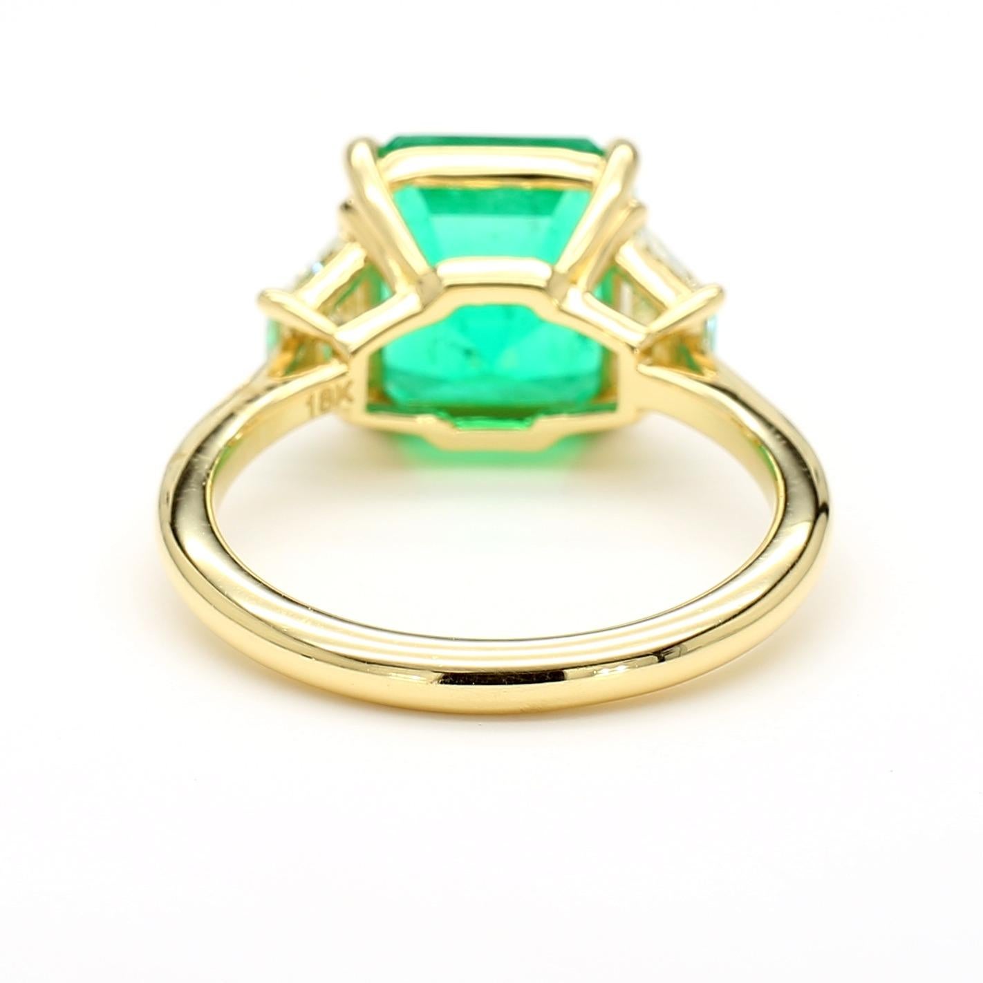 Natürlicher GIA zertifizierter kolumbianischer Smaragd Ring 3,91 Karat im Zustand „Neu“ im Angebot in New York, NY