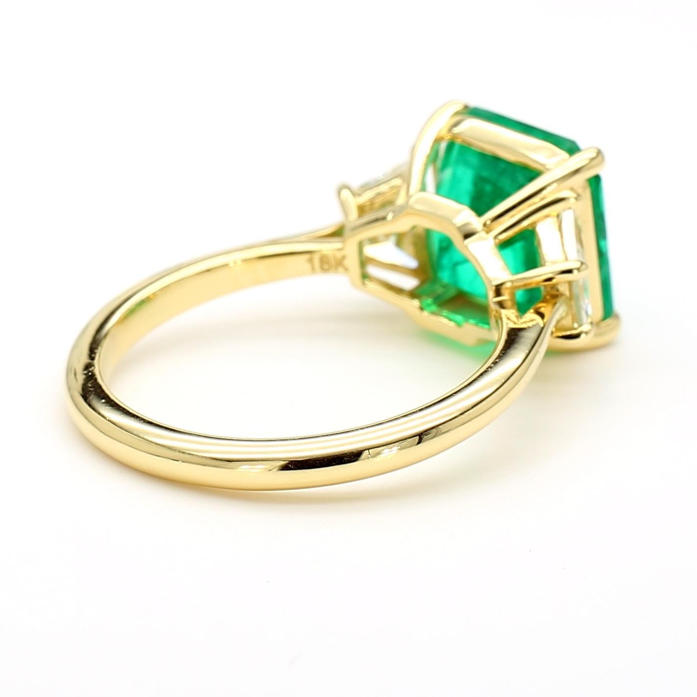 Natürlicher GIA zertifizierter kolumbianischer Smaragd Ring 3,91 Karat Damen im Angebot