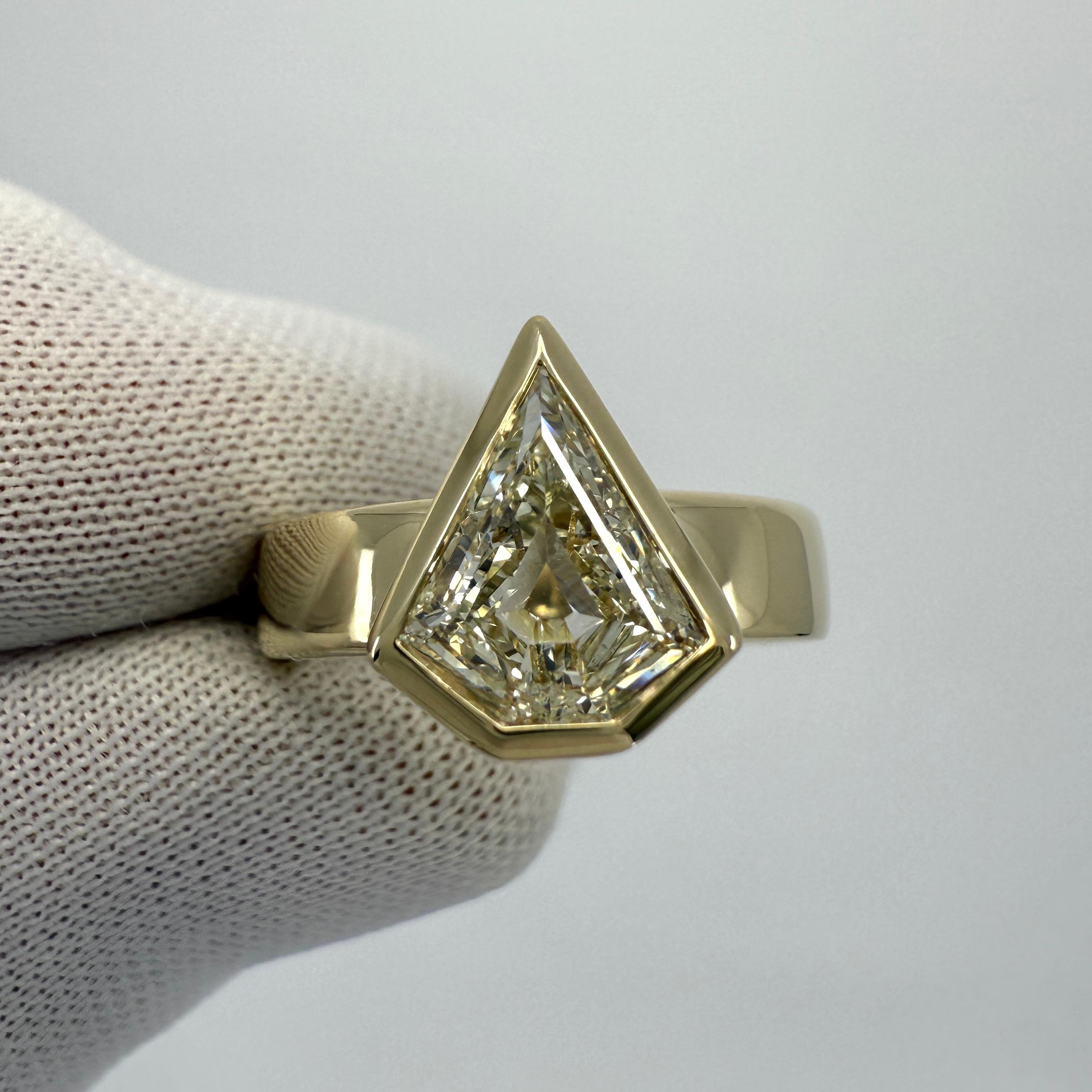 Natural GIA Certified Fancy Shield Cut Diamond VS1 18k Yellow Gold Bezel Ring For Sale 3