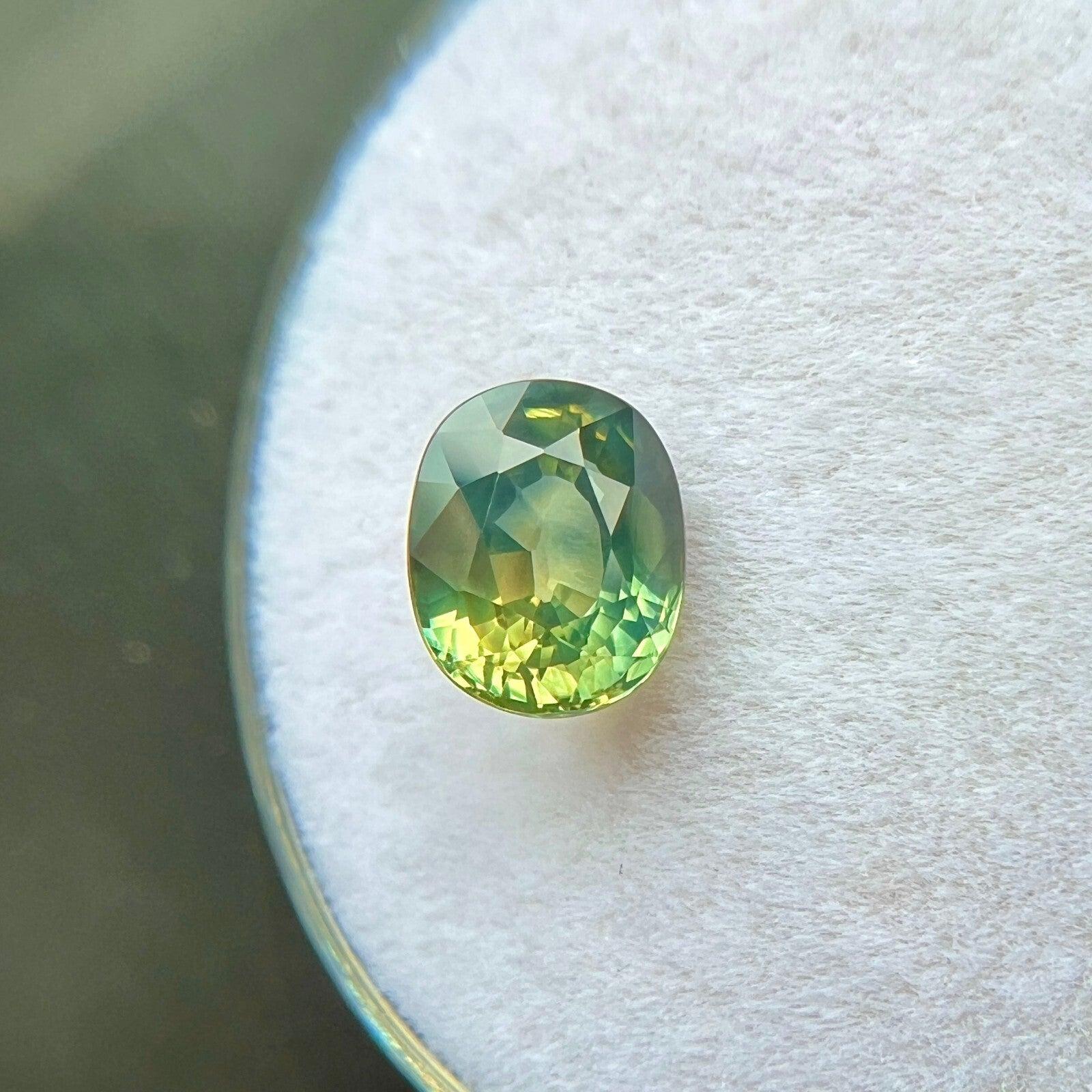 Nature Saphir Bleu Vert Jaune Certifié par le GIA 1.67ct Australian Oval Cut Gem Unisexe en vente