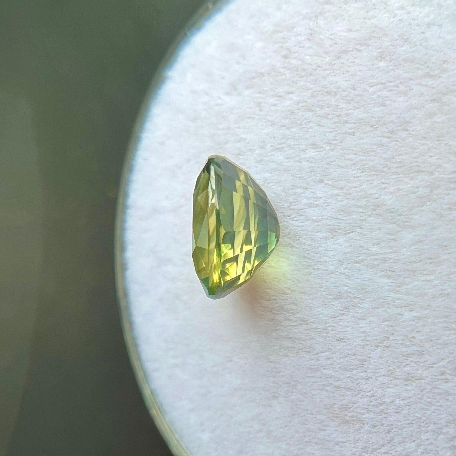 Nature Saphir Bleu Vert Jaune Certifié par le GIA 1.67ct Australian Oval Cut Gem en vente 1