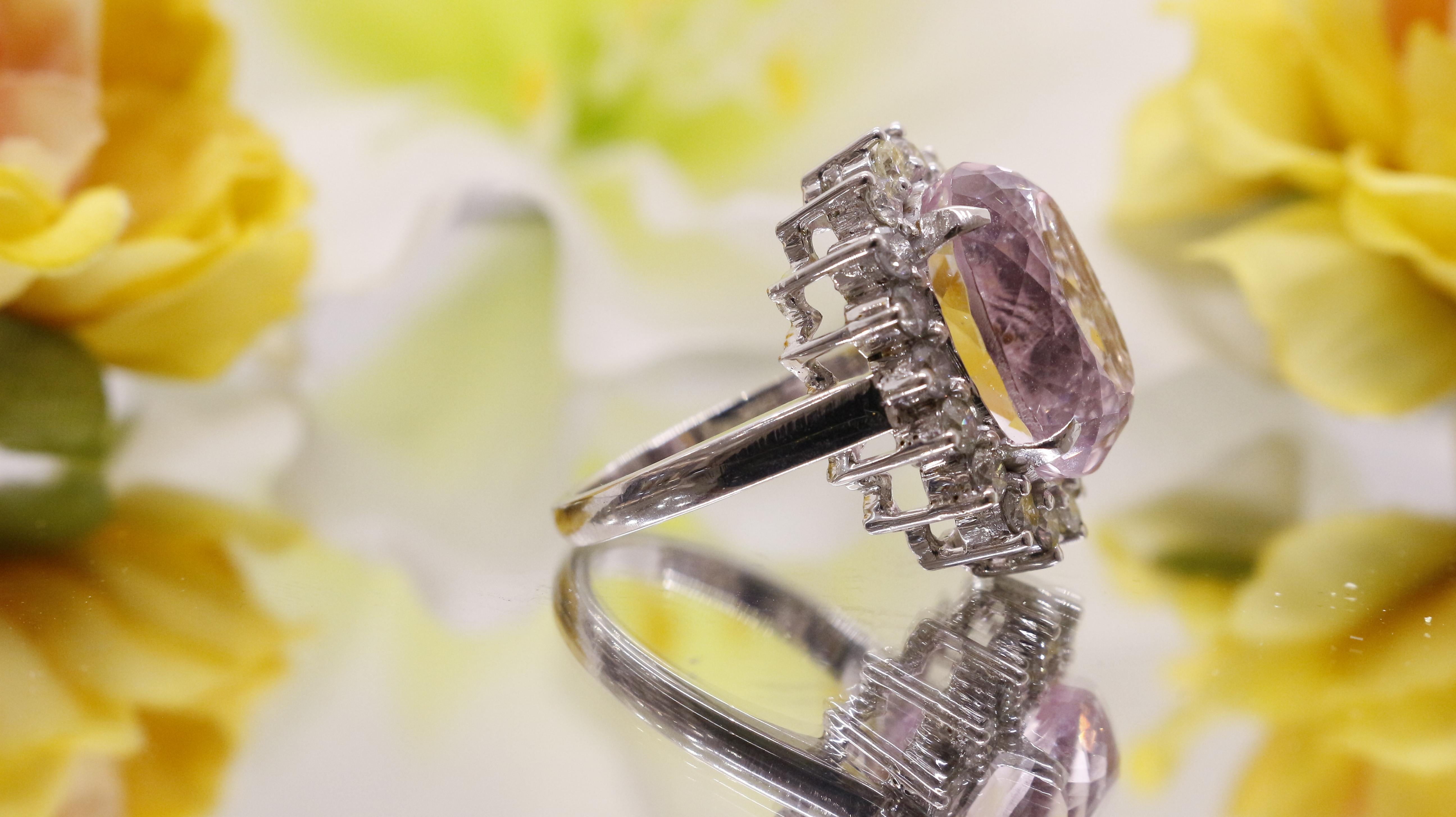 Natural Giant 25 carat Purple Kunzite Ring In New Condition For Sale In Fukuoka City, Fukuoka