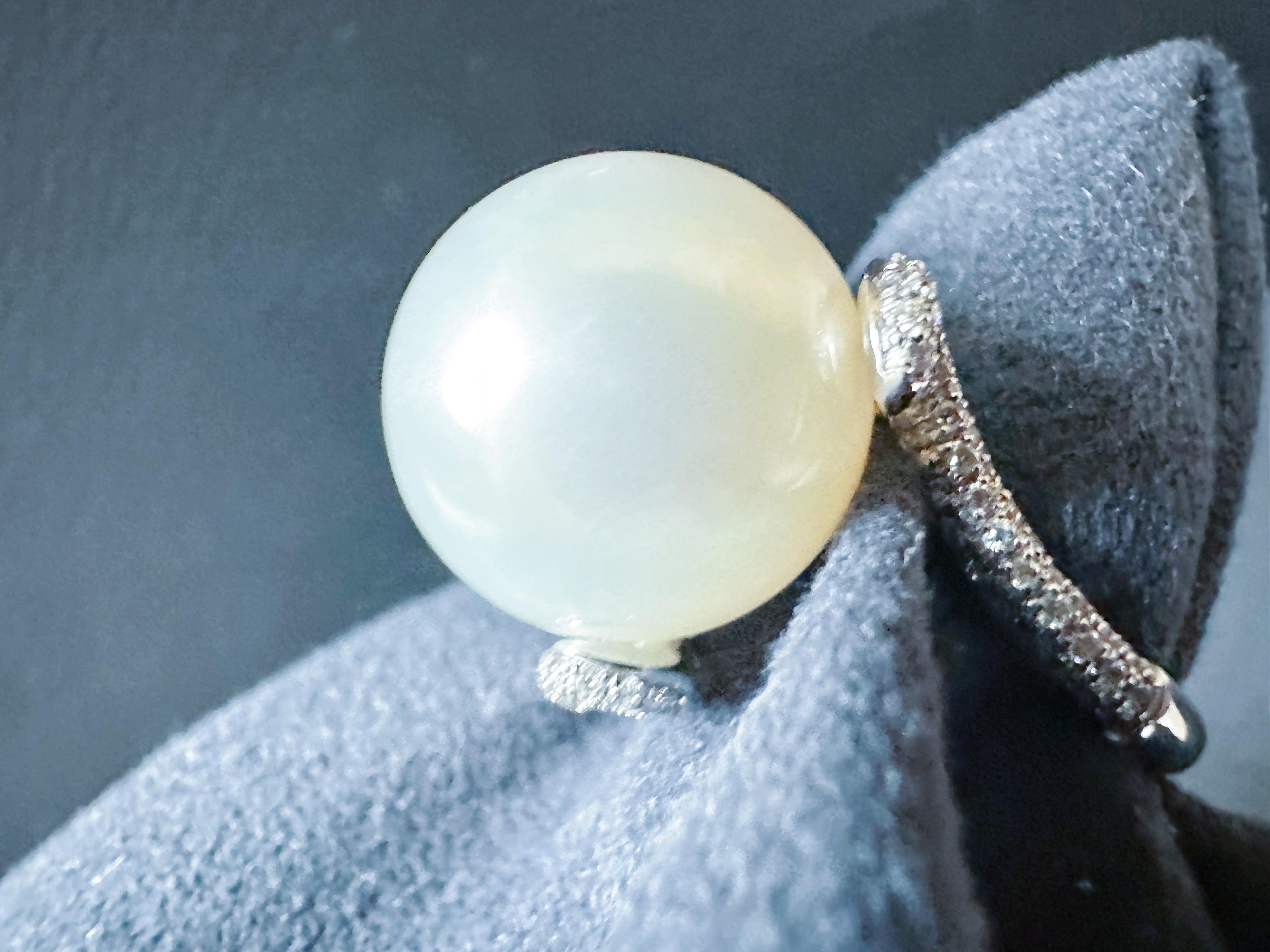 Natural Giant South Sea Pearl Ring with Diamond in 18K White Gold For Sale 5