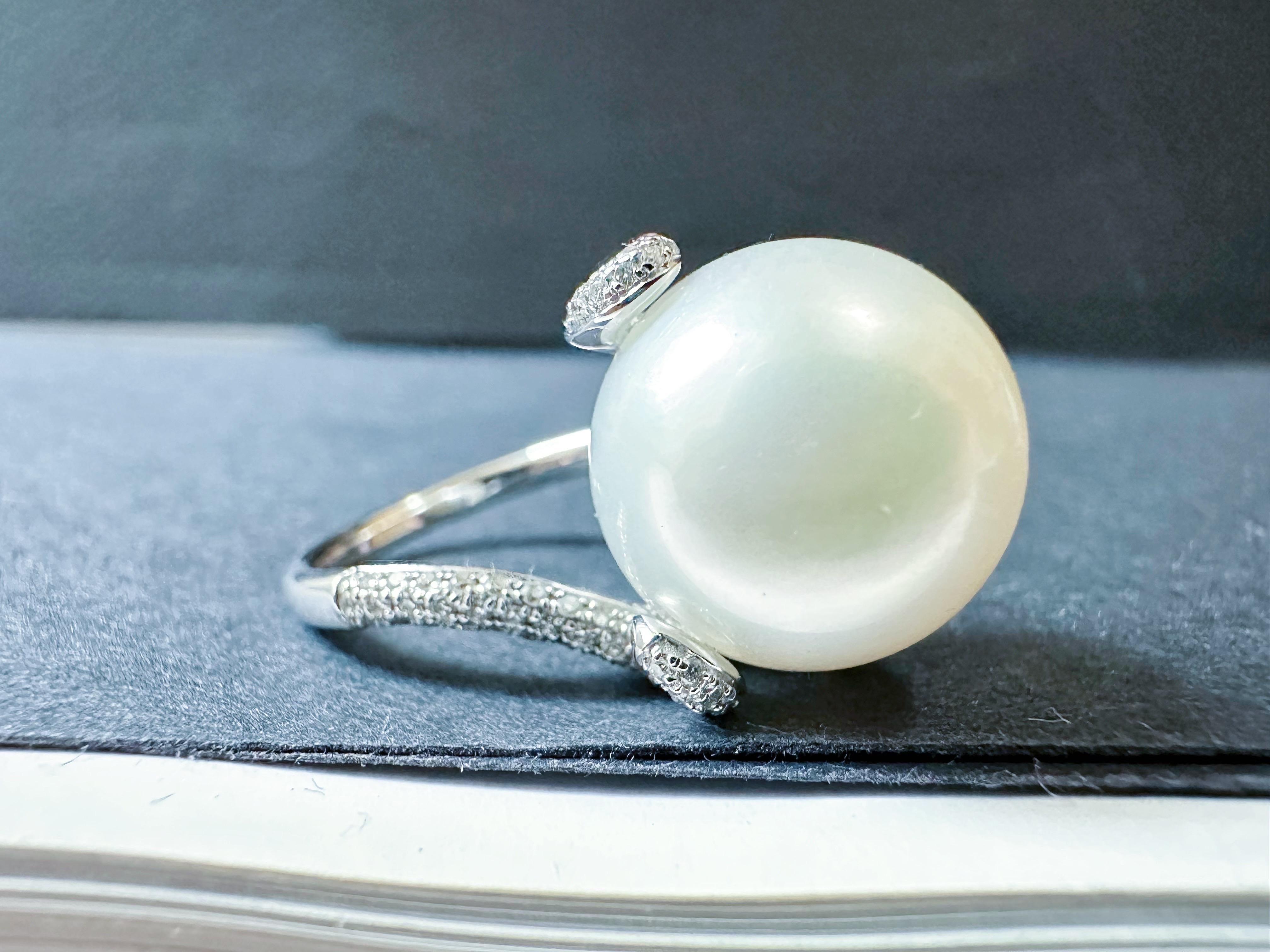 Natural Giant South Sea Pearl Ring with Diamond in 18K White Gold For Sale 1