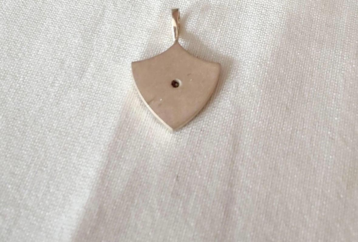 Ciondolo con diamante Nature in oro 14k In condizioni Nuovo in vendita a jaipur, IN