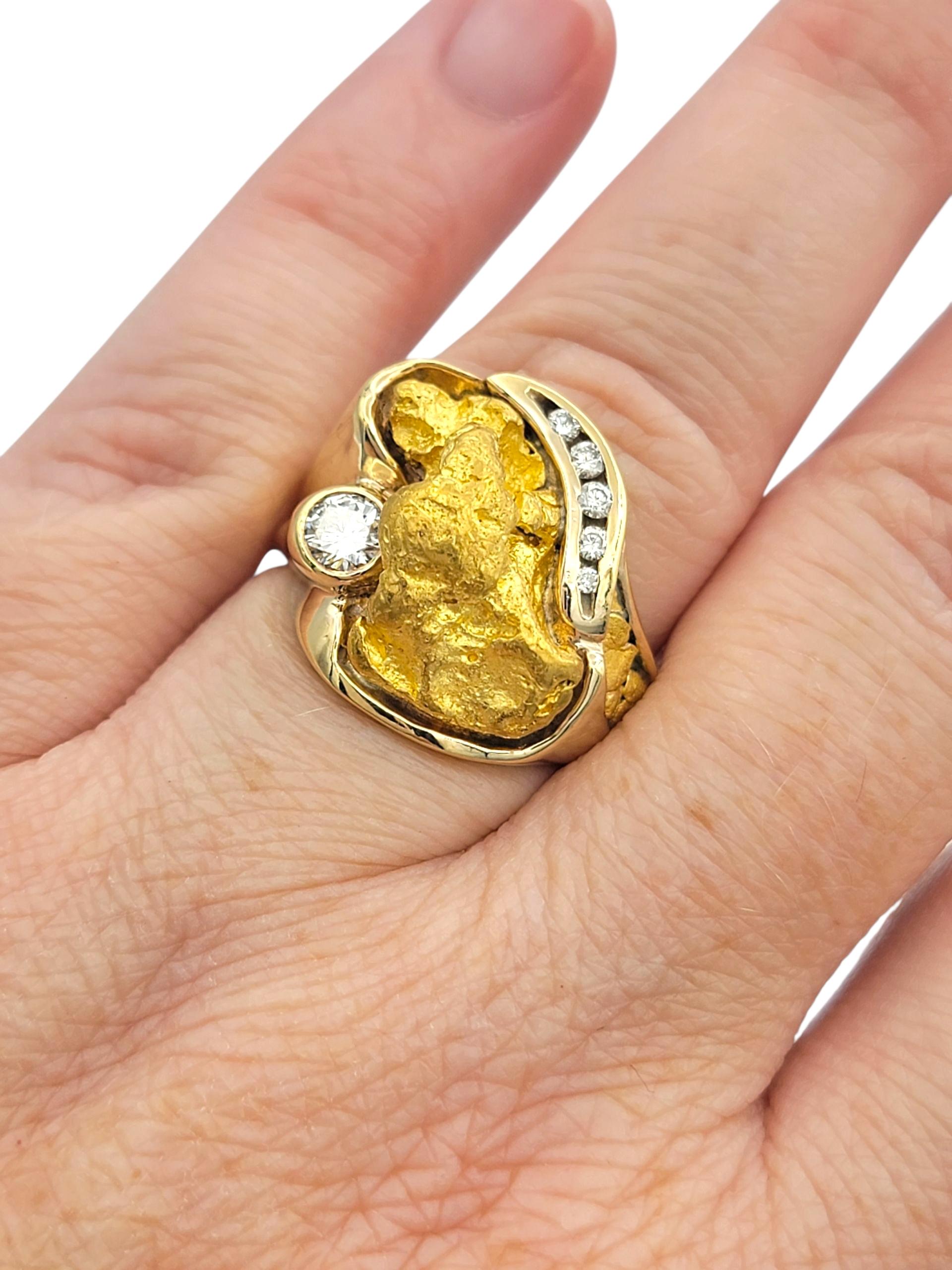 Anillo Cóctel Pepita de Oro Natural con Diamantes Redondos en Oro Amarillo de 14 Kilates en venta 5