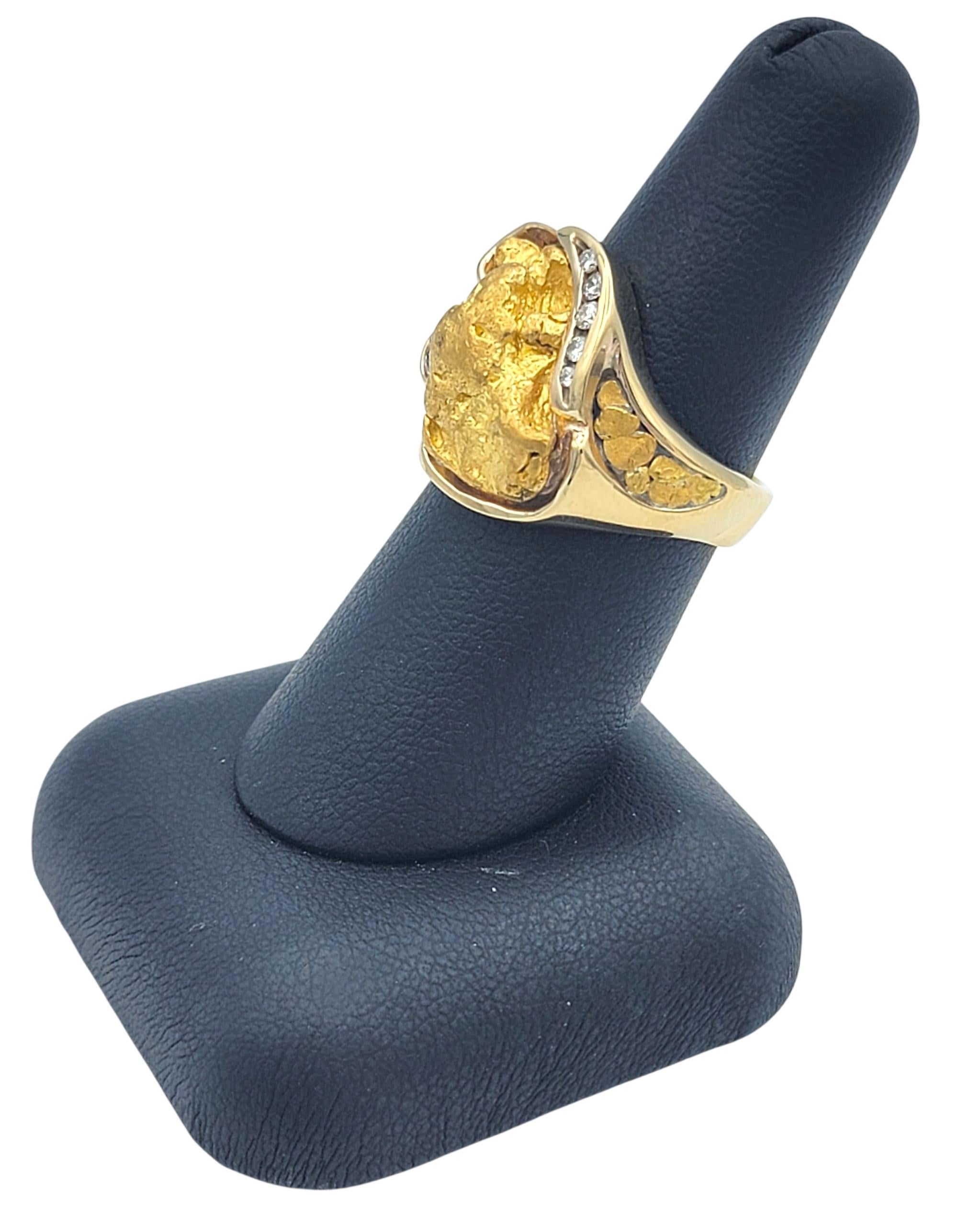 Anillo Cóctel Pepita de Oro Natural con Diamantes Redondos en Oro Amarillo de 14 Kilates en venta 7