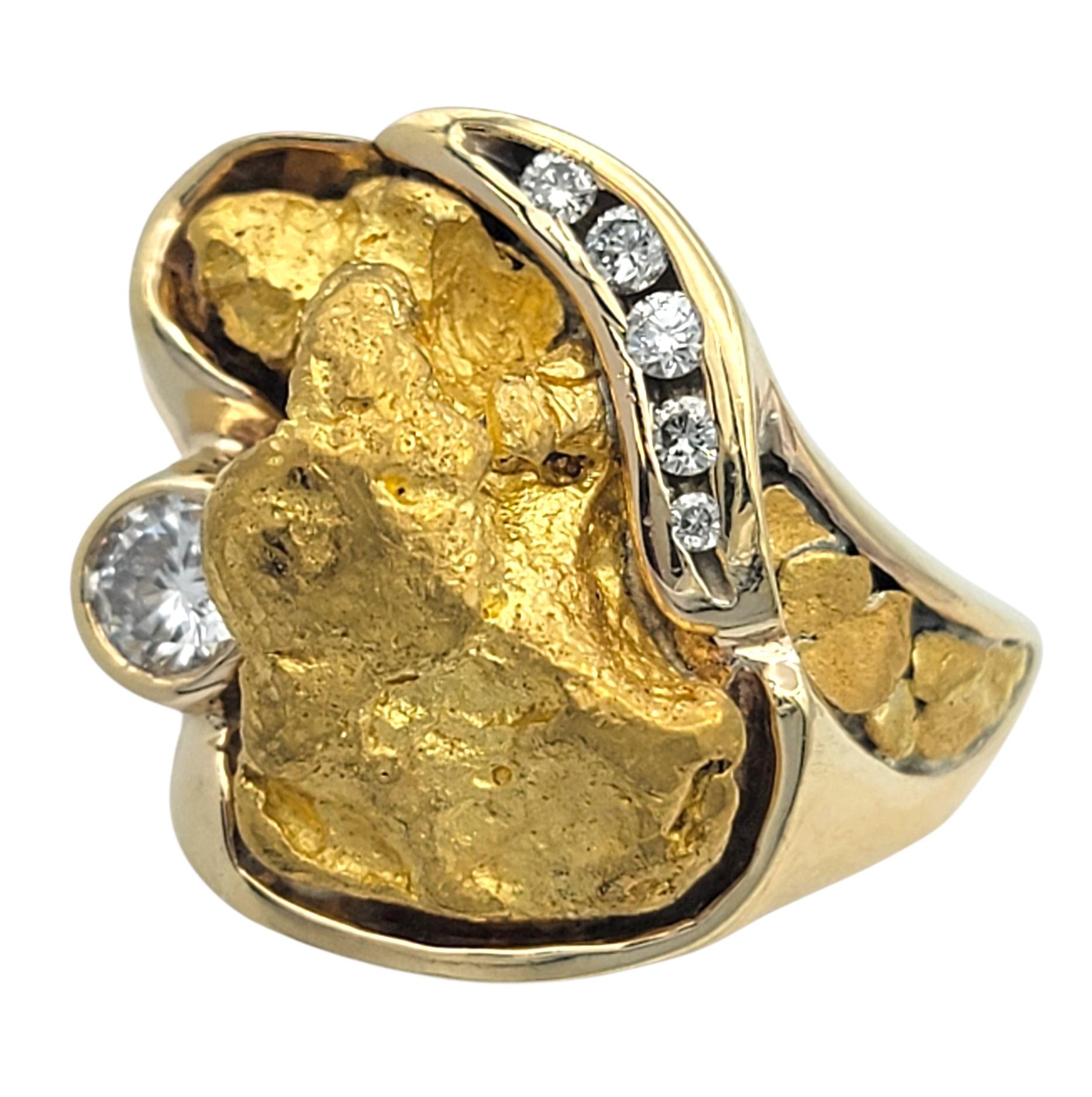 Anillo Cóctel Pepita de Oro Natural con Diamantes Redondos en Oro Amarillo de 14 Kilates Corte redondo en venta