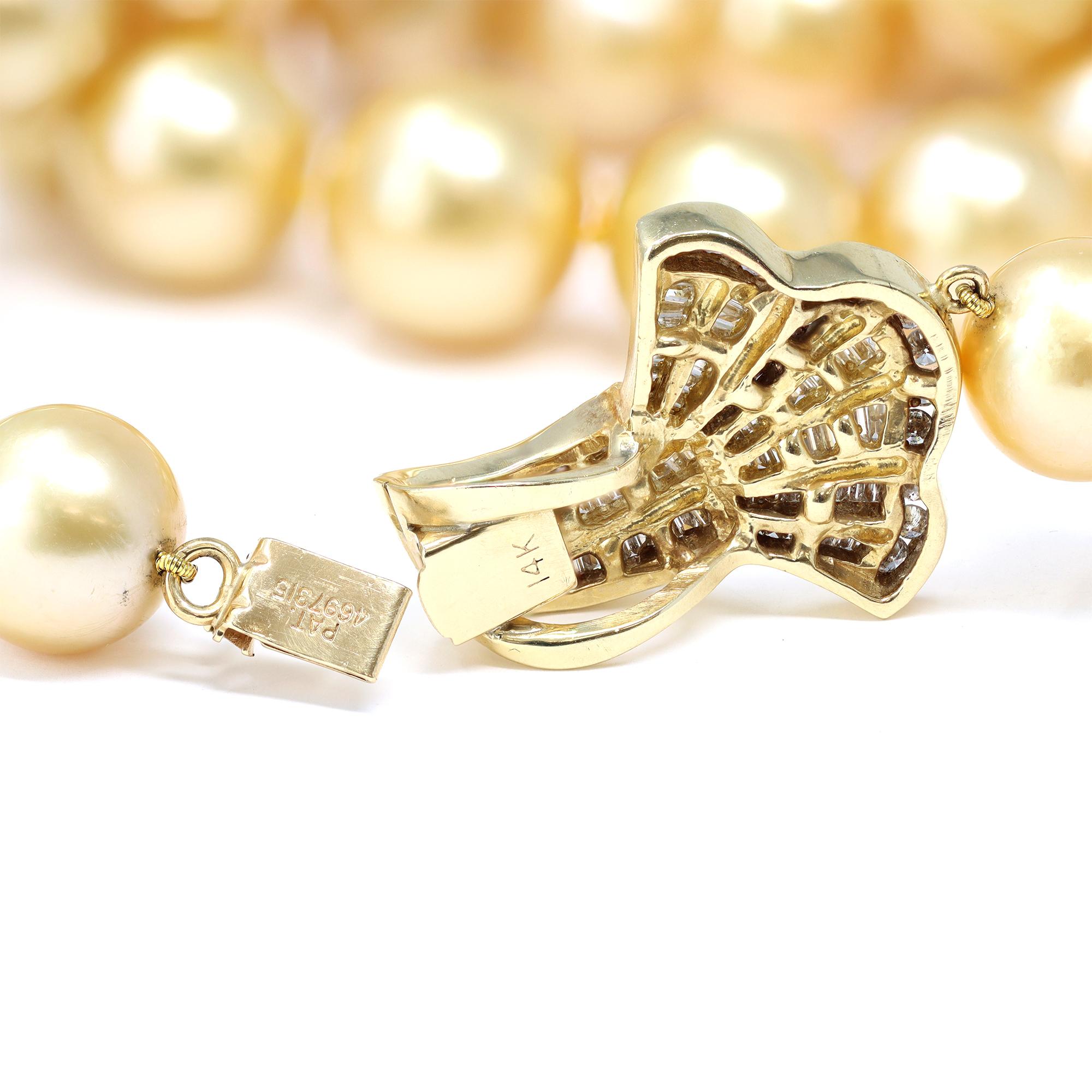 Südseeperlen-Halskette aus natürlichem Gold mit Diamantverschluss (Moderne) im Angebot