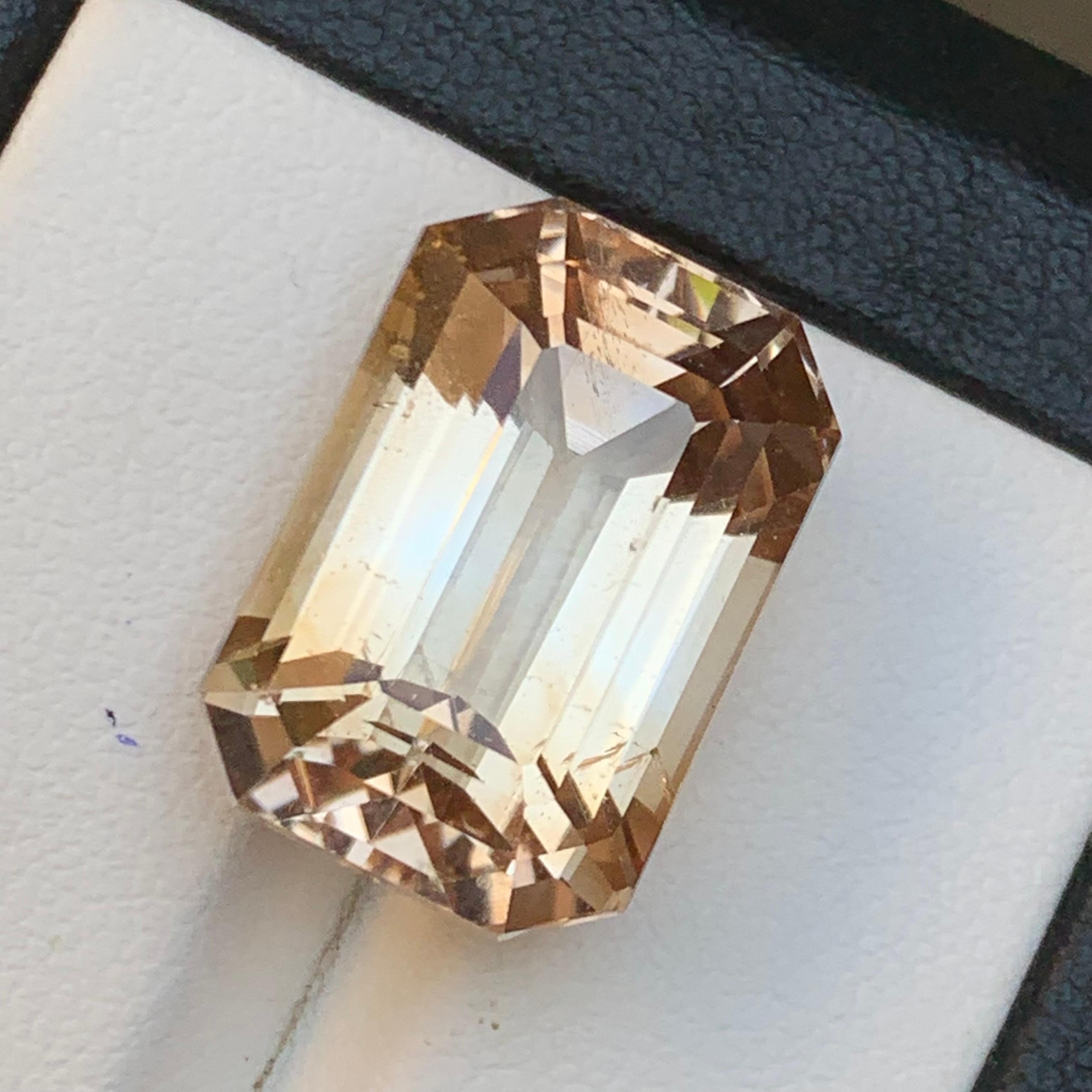 Topacio Marrón Dorado Natural 26.60 Ct Corte Esmeralda Gema Suelta para Colgante Joya en venta 7
