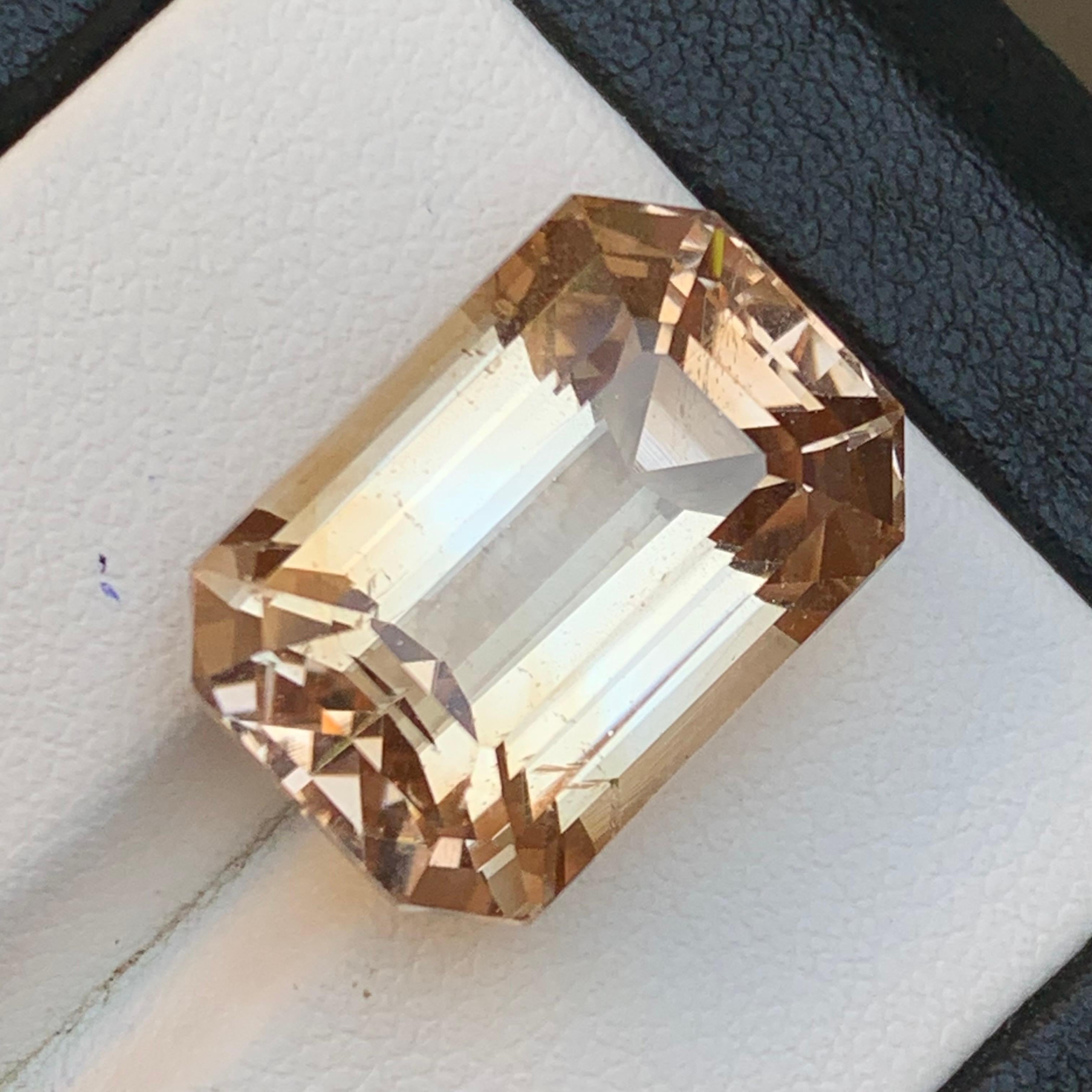 Topacio Marrón Dorado Natural 26.60 Ct Corte Esmeralda Gema Suelta para Colgante Joya en venta 1