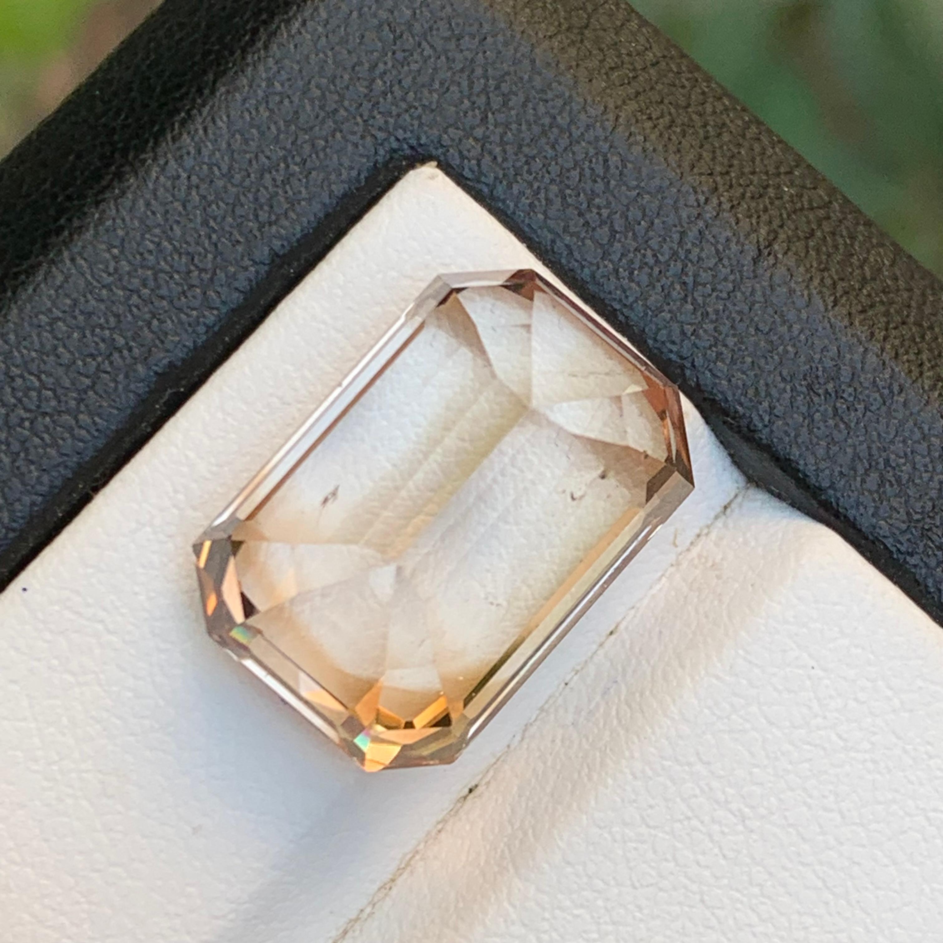 Topacio Marrón Dorado Natural 26.60 Ct Corte Esmeralda Gema Suelta para Colgante Joya en venta 2