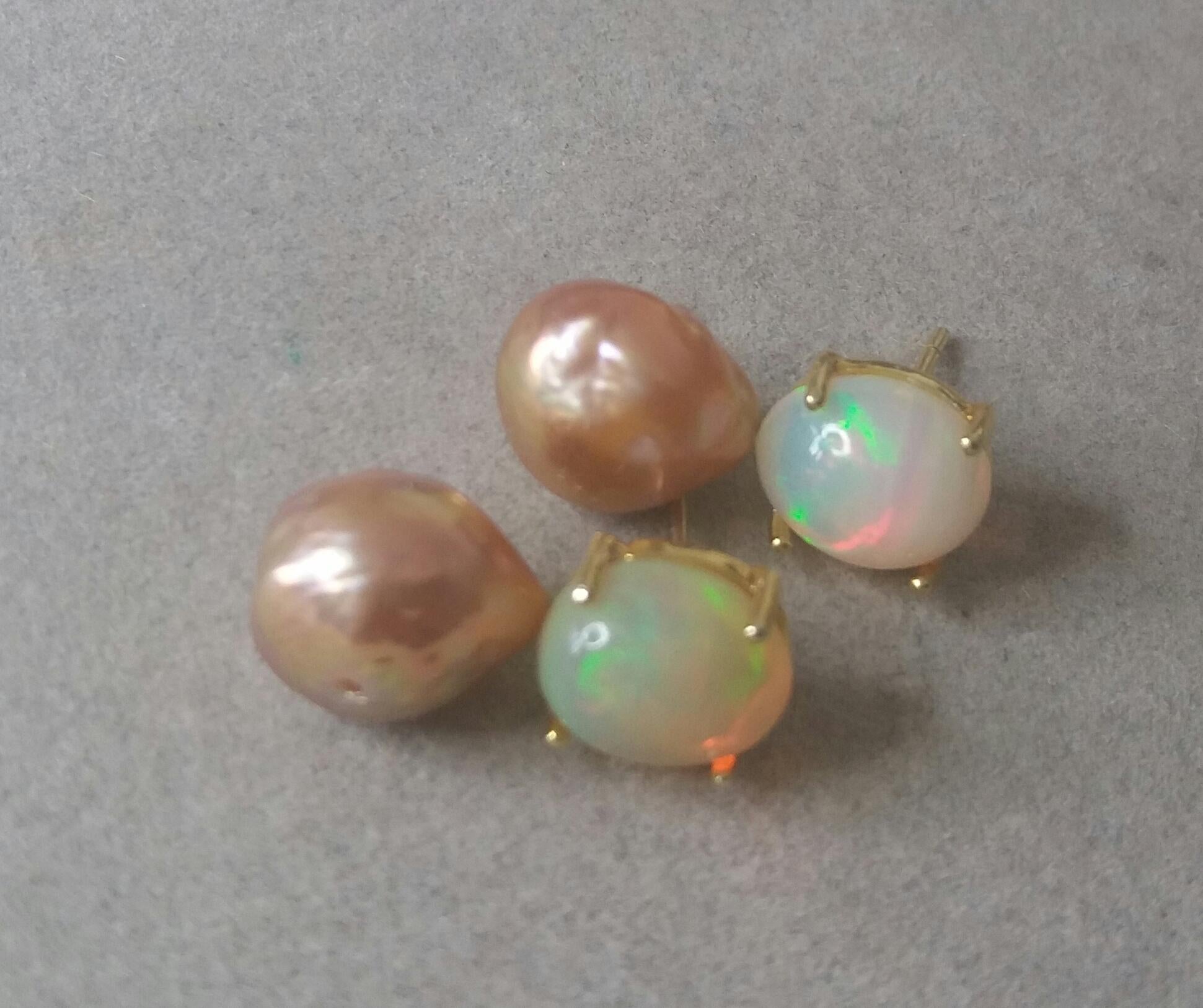 Natural Golden Color Baroque Pearls Solid Opal Cabochons Yellow Gold Earrings In Good Condition For Sale In Bangkok, TH
