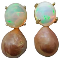 Orecchini d'oro naturale con perle barocche e opale massiccio in oro giallo