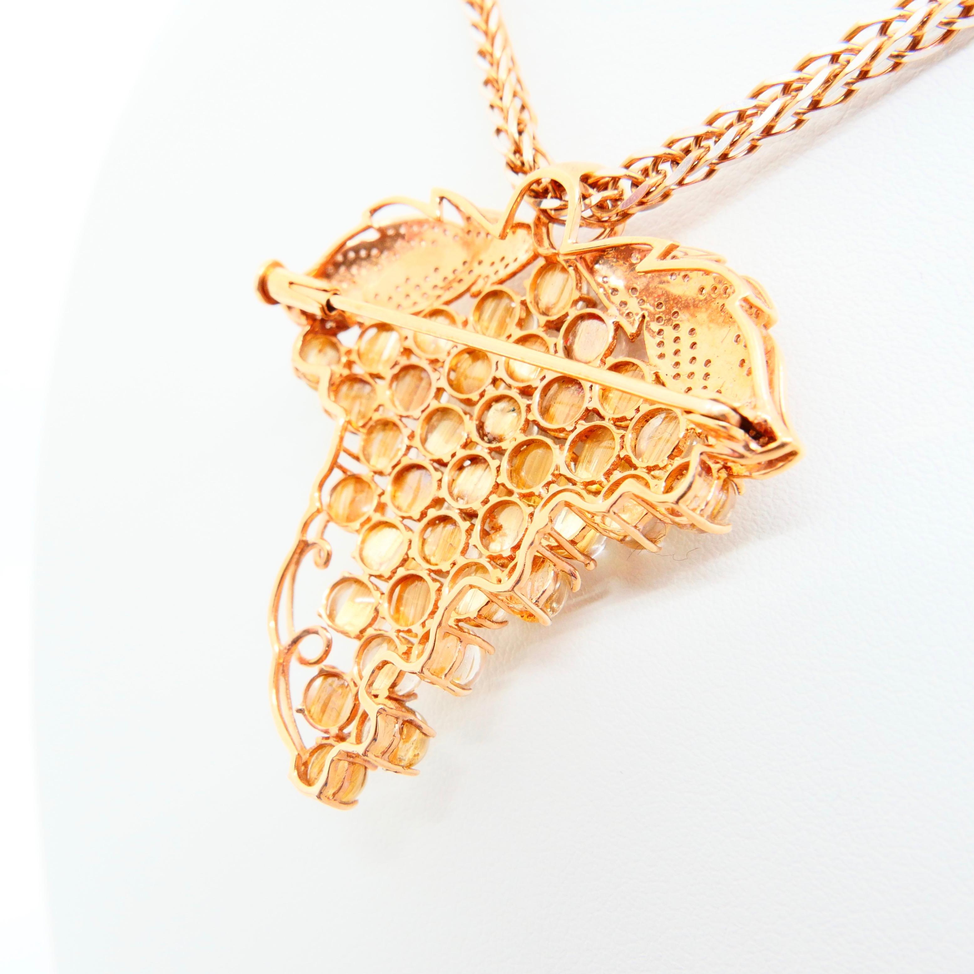 Collana con spilla e ciondolo in quarzo rutilo naturale dorato e diamante In condizioni Nuovo in vendita a Hong Kong, HK