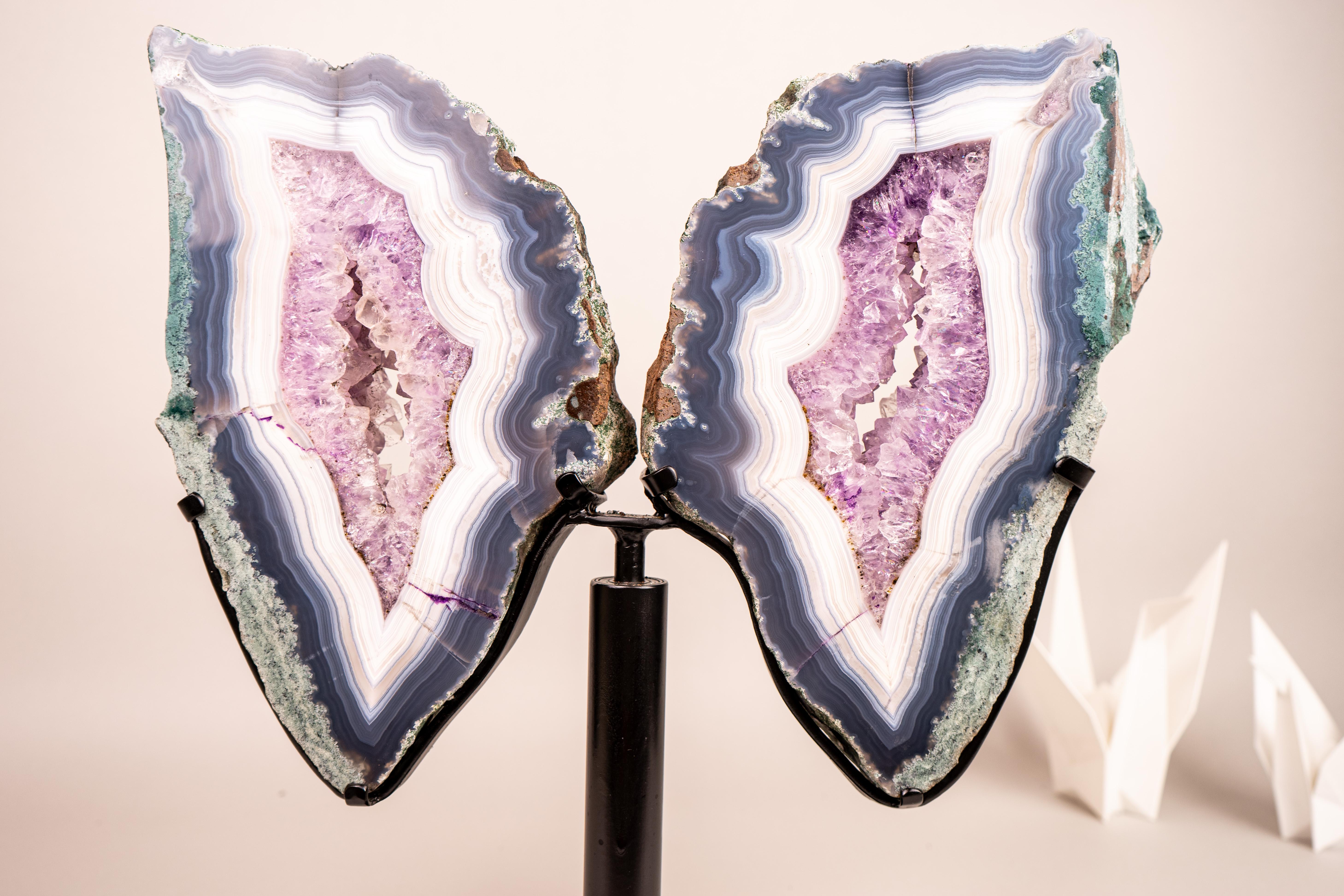 Alas de Mariposa de Ágata con Bandas Azules y Blancas y Musgo Natural Precioso Brasileño en venta