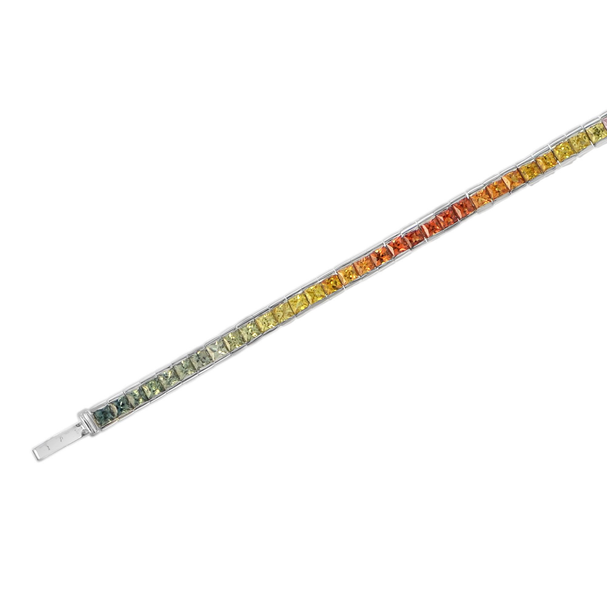 Natural Graduated Multi Color Rainbow Sapphire Tennis White Gold Line Bracelet In condizioni Nuovo in vendita a Oakton, VA