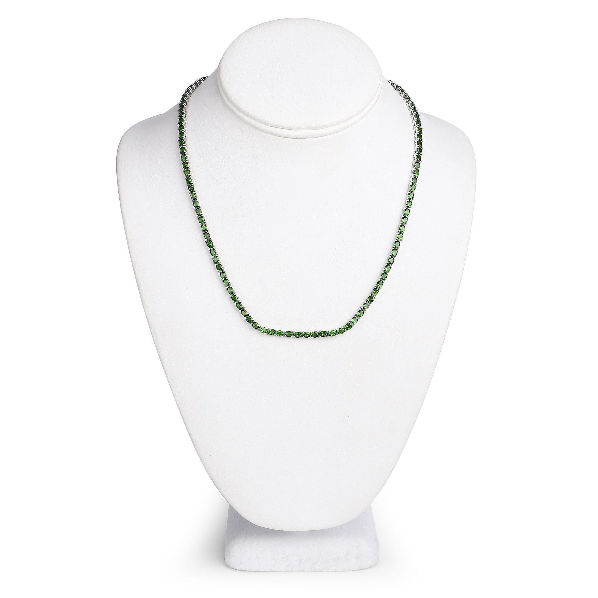 Natural Green Chrome Diopside Tennis Necklace 19 Carats Sterling Silver In Excellent Condition For Sale In Aliso Viejo, CA