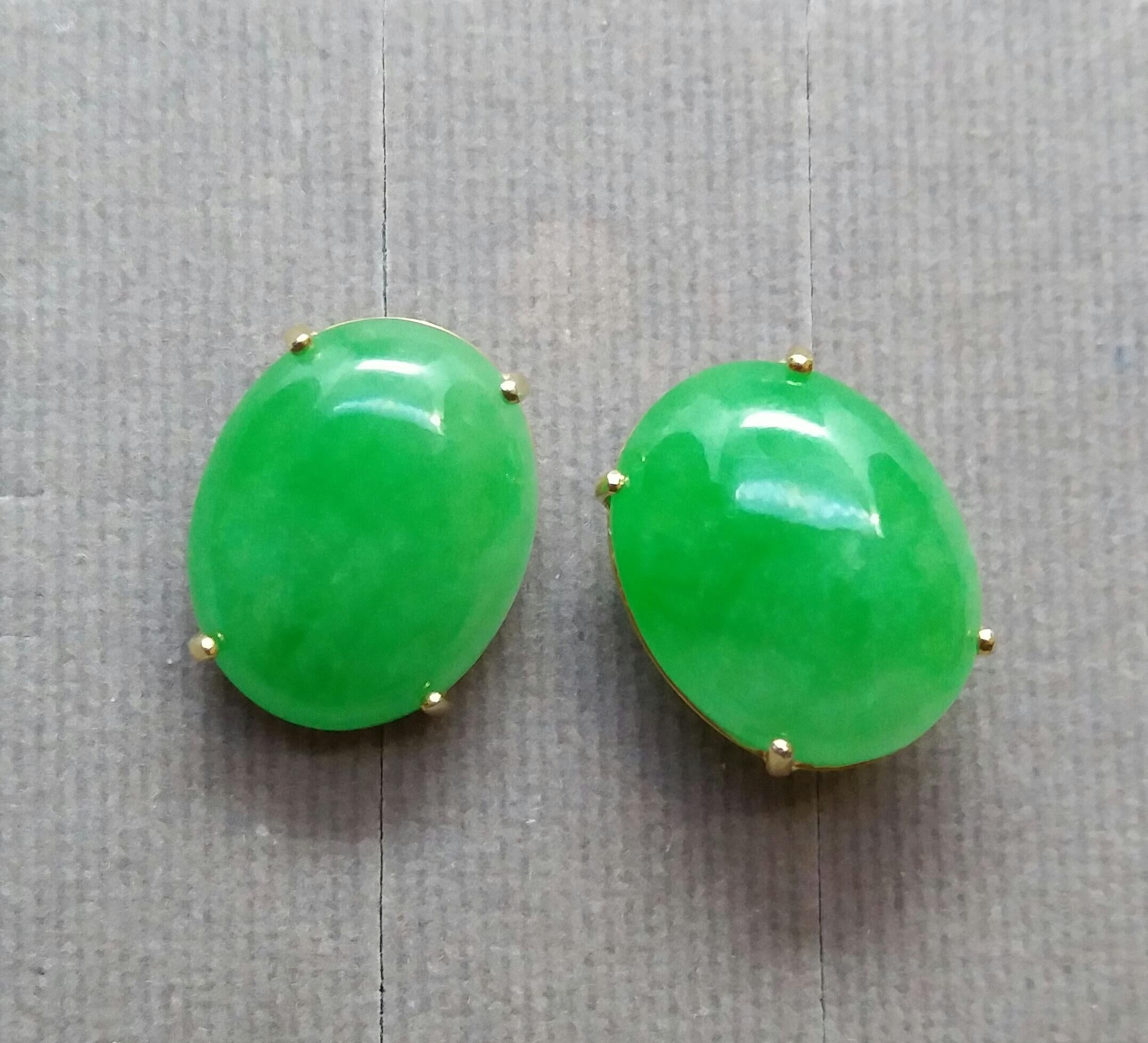 Contemporary Natural Green Color Jade Oval Cabs 14 Karat Yellow Gold Stud Earrings For Sale