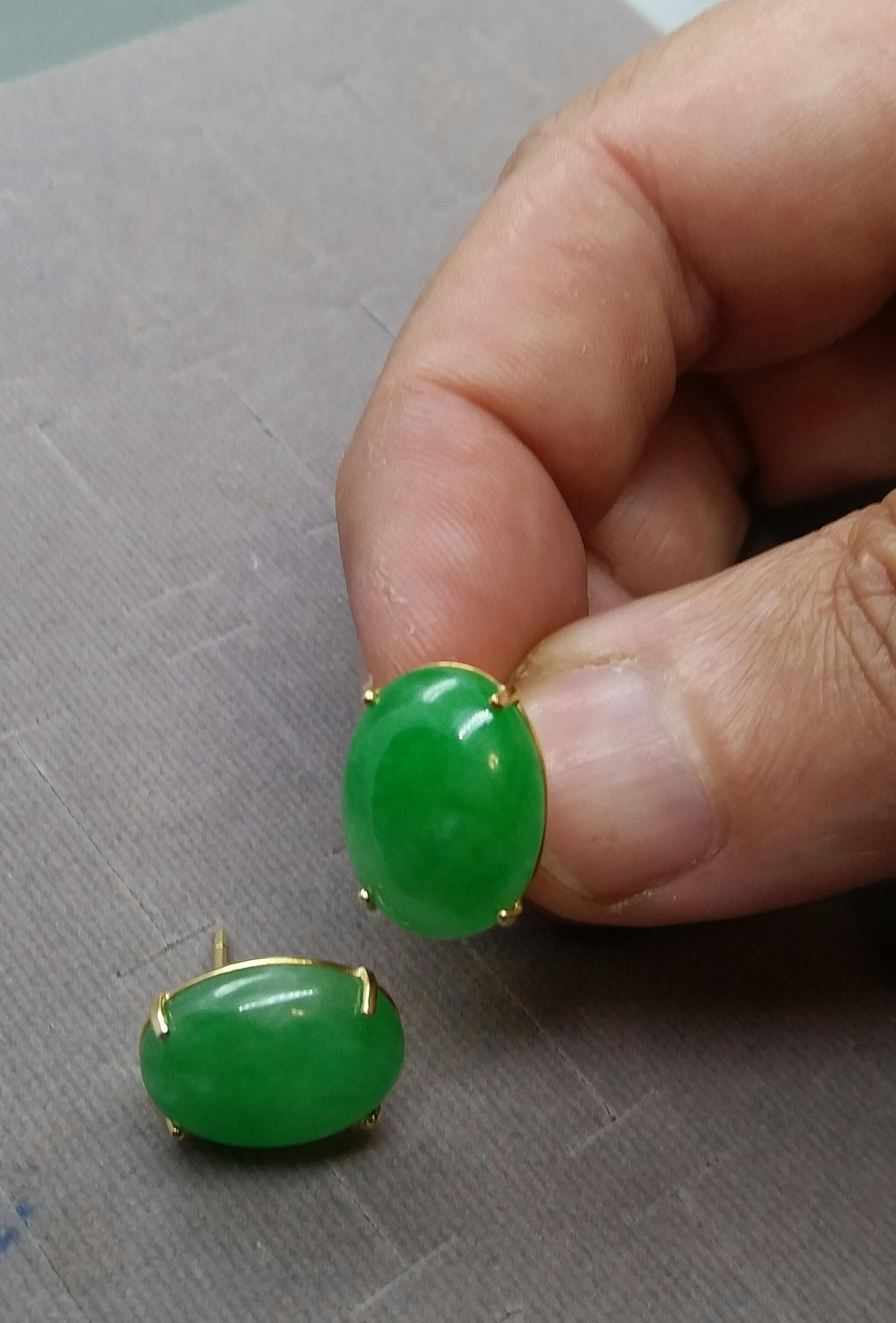 Women's Natural Green Color Jade Oval Cabs 14 Karat Yellow Gold Stud Earrings For Sale