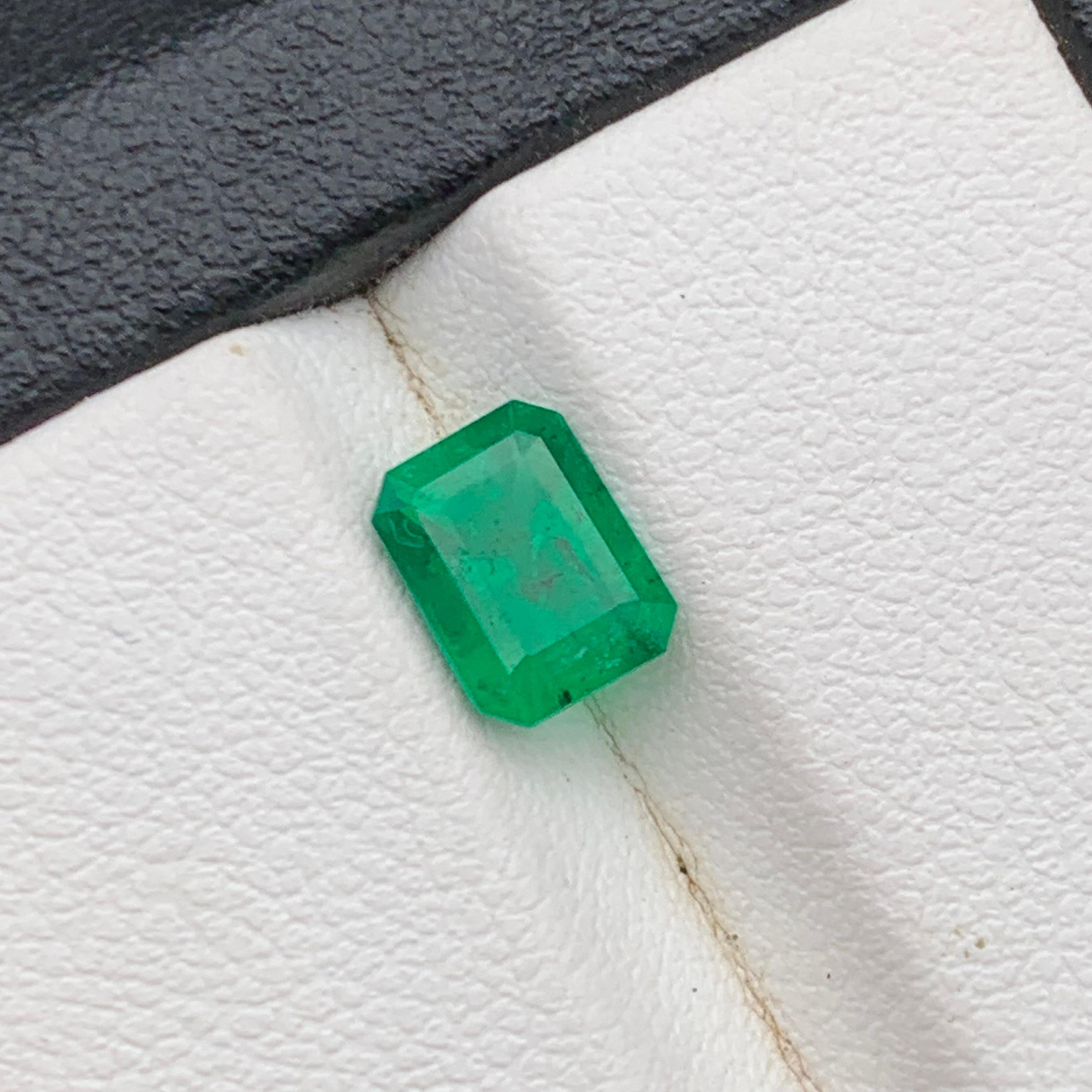 Natürlicher grüner Smaragd 1,14 Karat Loser Edelstein - für Ring oder Schmuckfassung im Angebot 5