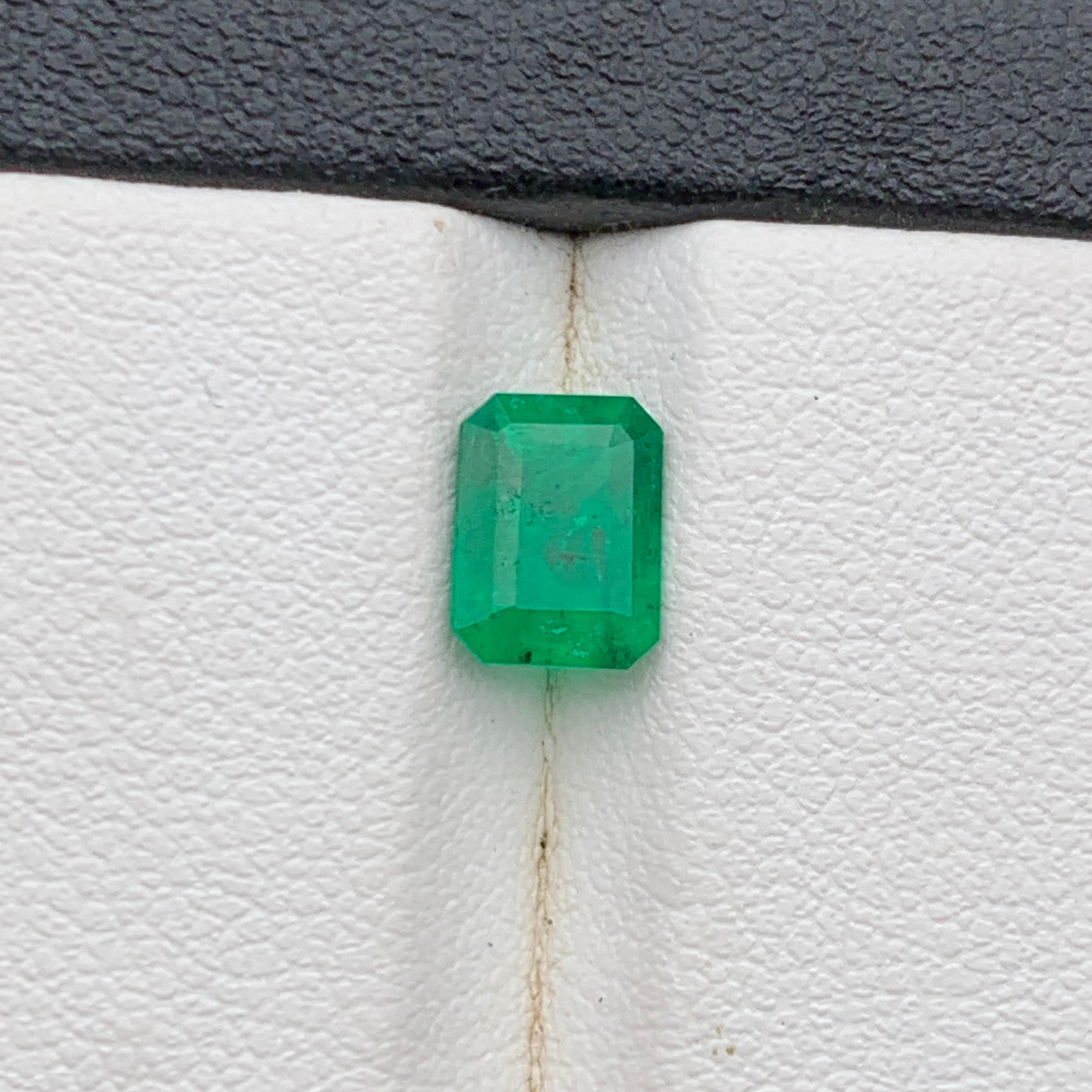 Natürlicher grüner Smaragd 1,14 Karat Loser Edelstein - für Ring oder Schmuckfassung im Angebot 7