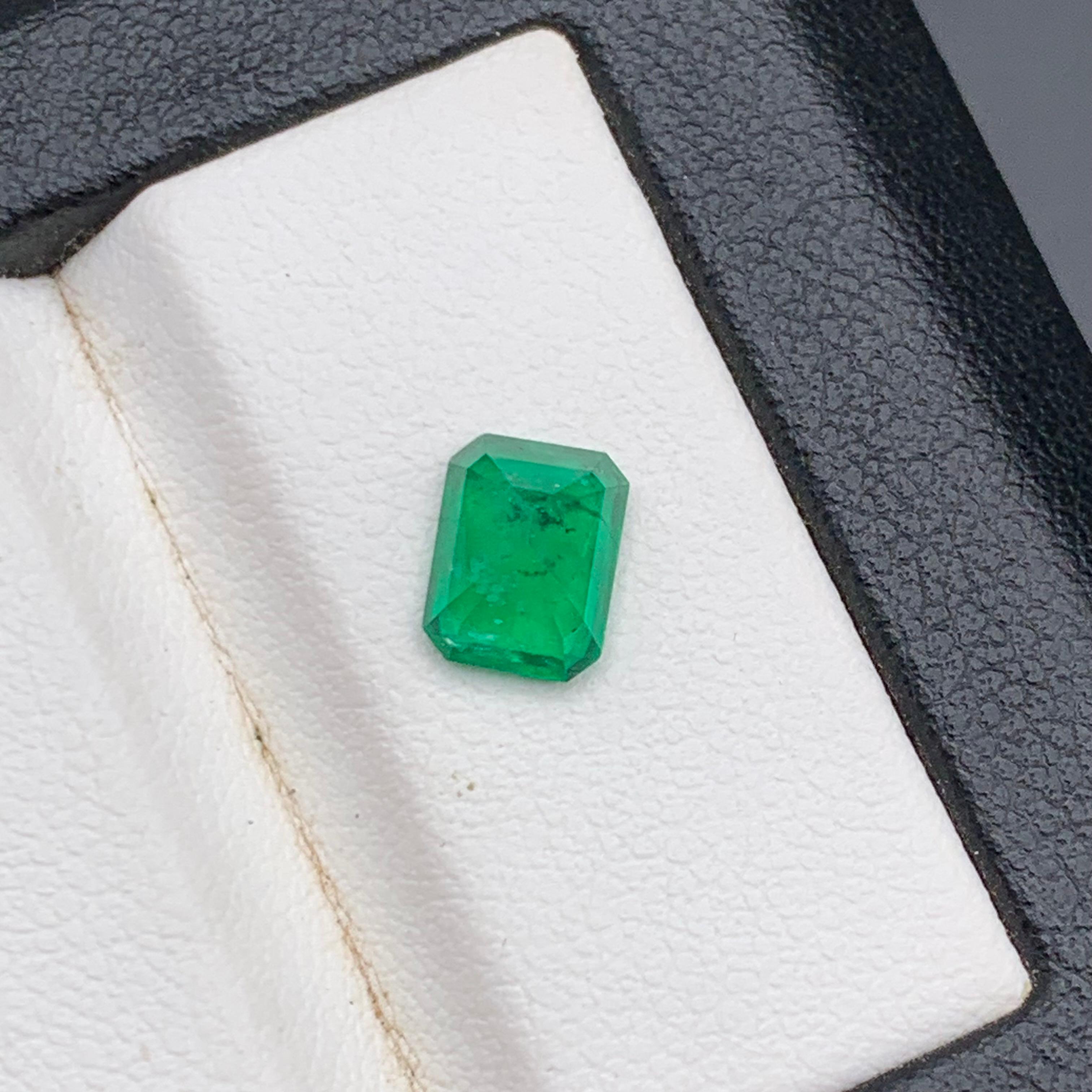 Natürlicher grüner Smaragd 1,14 Karat Loser Edelstein - für Ring oder Schmuckfassung für Damen oder Herren im Angebot