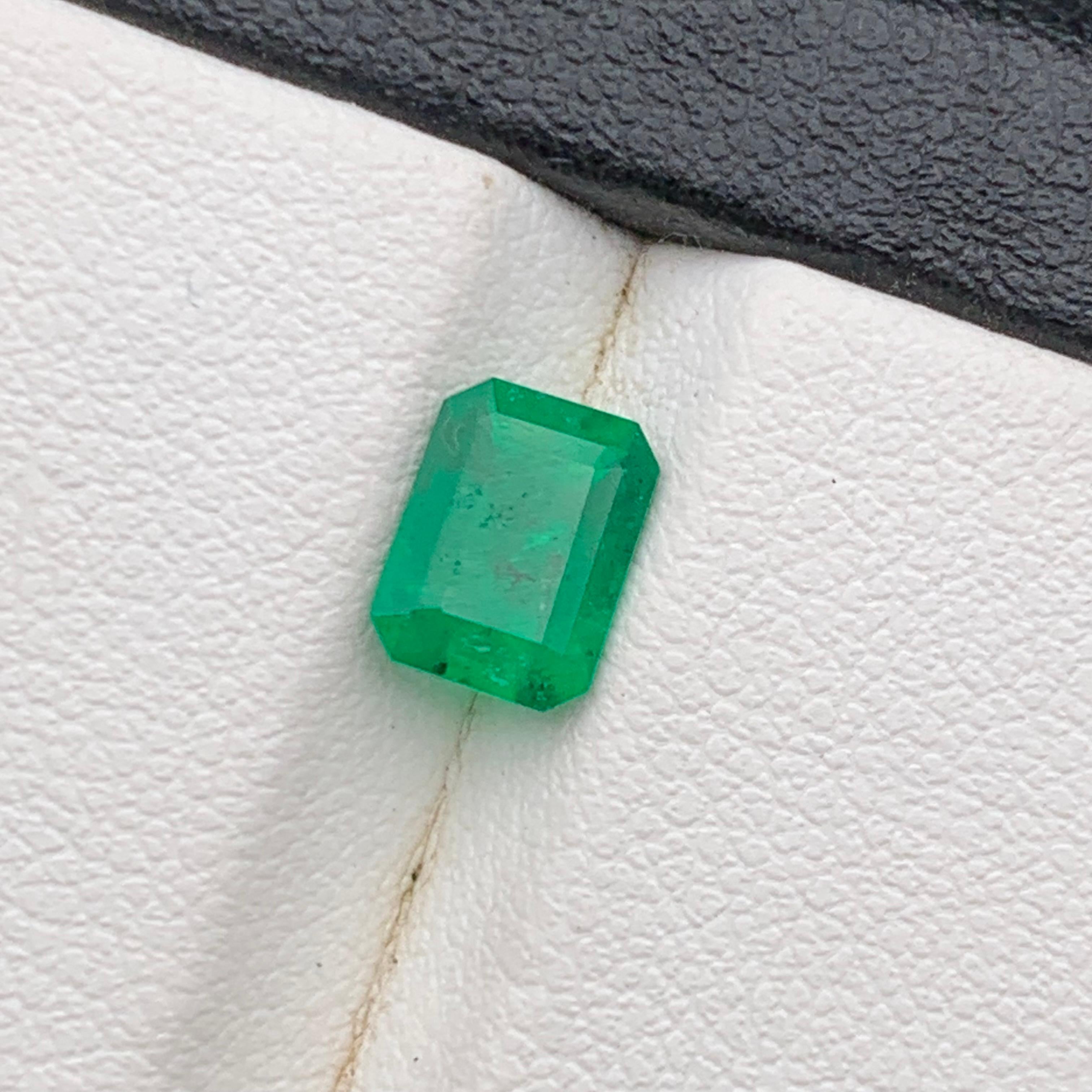 Natürlicher grüner Smaragd 1,14 Karat Loser Edelstein - für Ring oder Schmuckfassung im Angebot 2