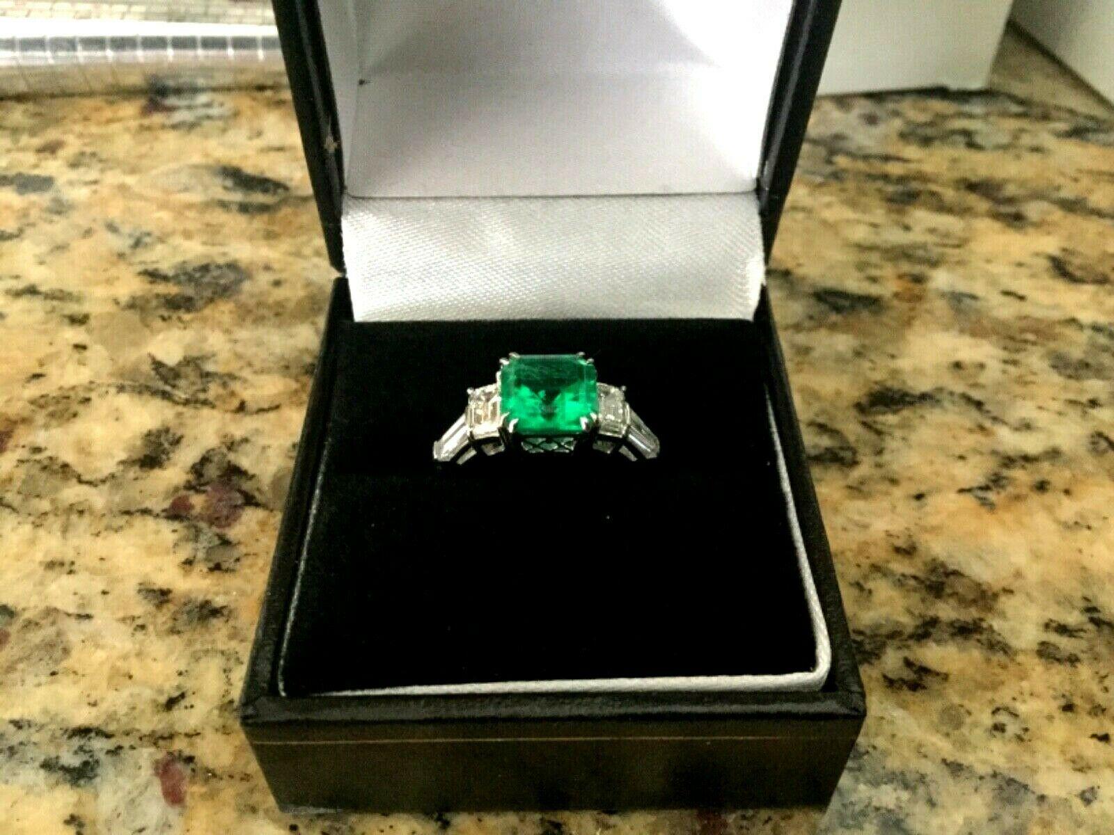 Natural Green Emerald 2.15 Ct GIA Certified with 18 Karat Gold and Diamond Ring 5