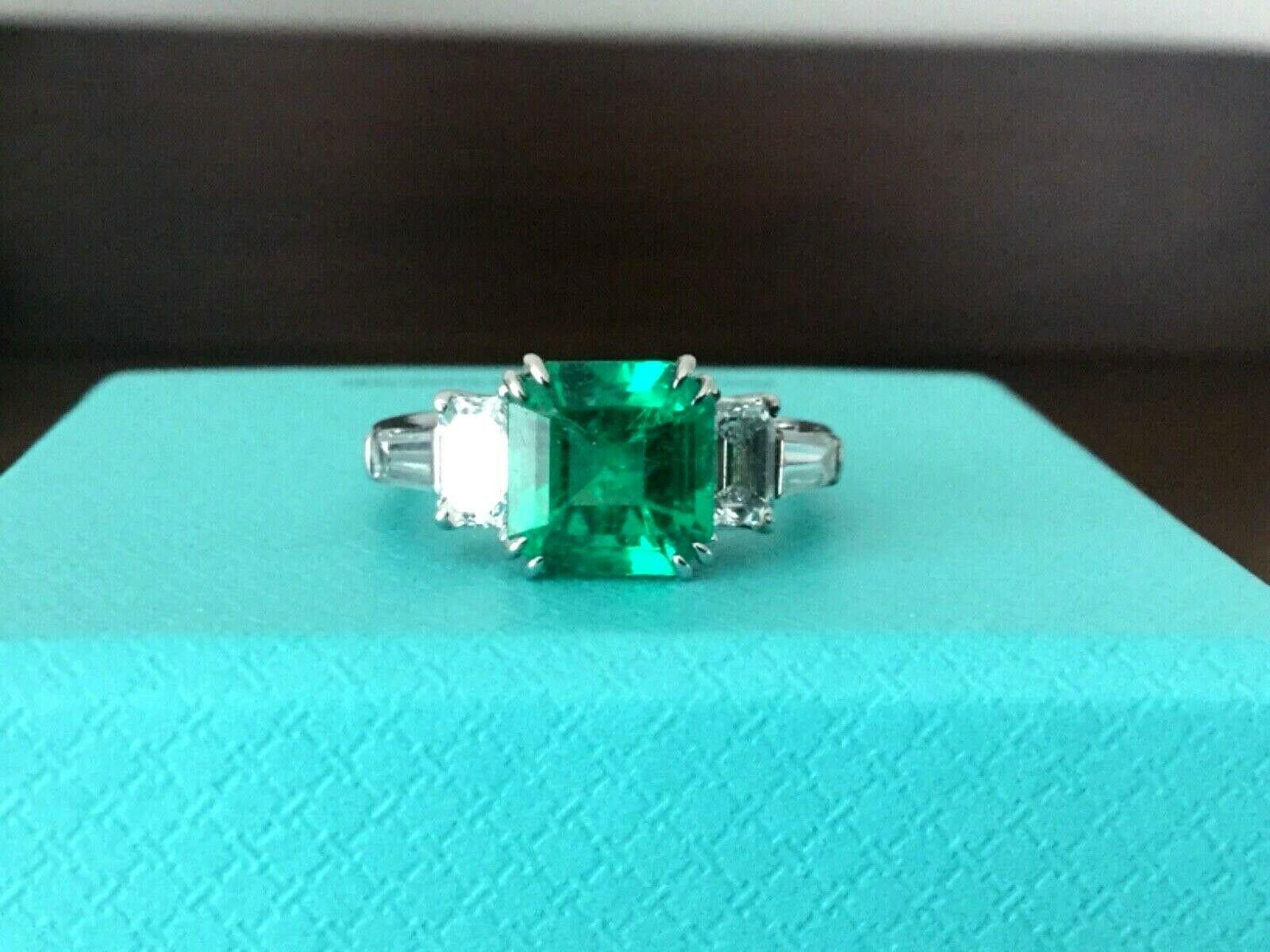 Natural Green Emerald 2.15 Ct GIA Certified with 18 Karat Gold and Diamond Ring 2