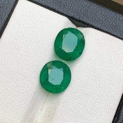 Natural Green Emerald 4.64 Carat Oval Loose Gemstones Set for Jewelry, Pakistan