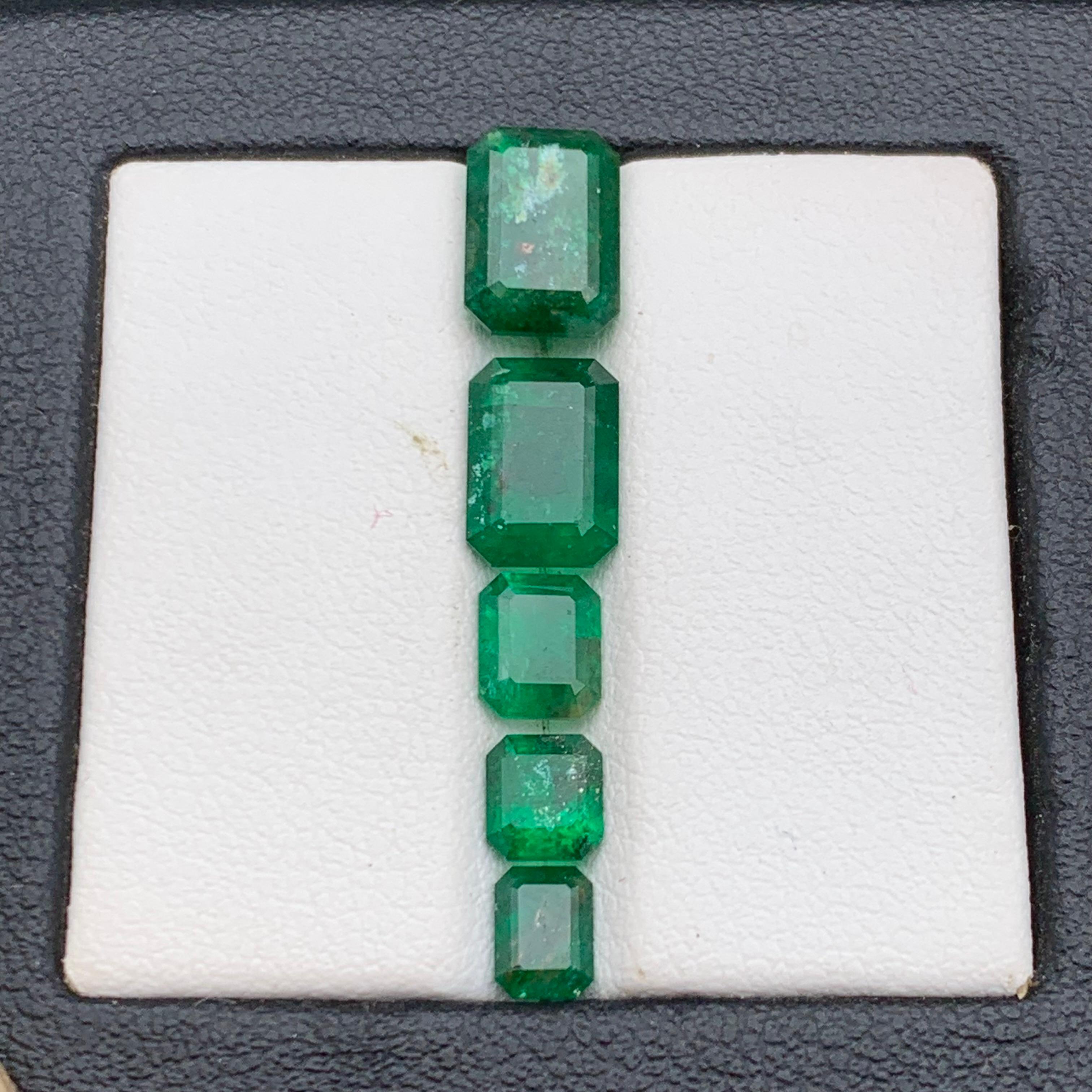 Natürlicher grüner Smaragd 5,57 Ct lose Edelsteine Schmuck Größe Lot von Swat im Angebot 5