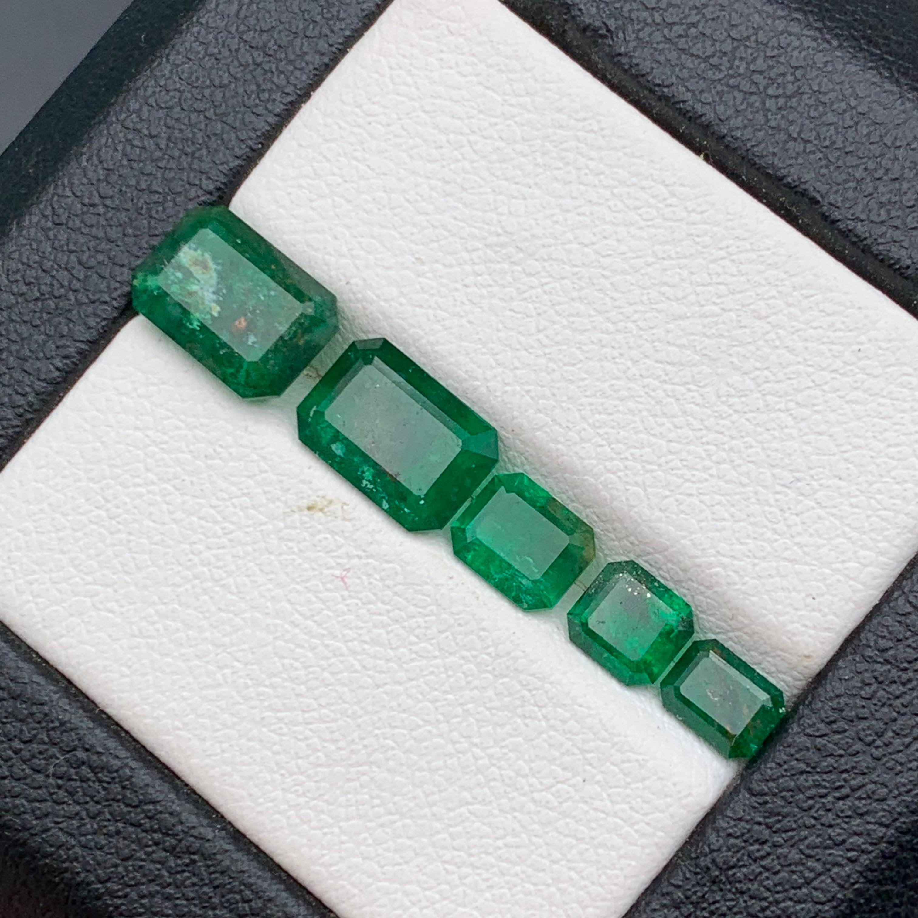 Natürlicher grüner Smaragd 5,57 Ct lose Edelsteine Schmuck Größe Lot von Swat im Angebot 6