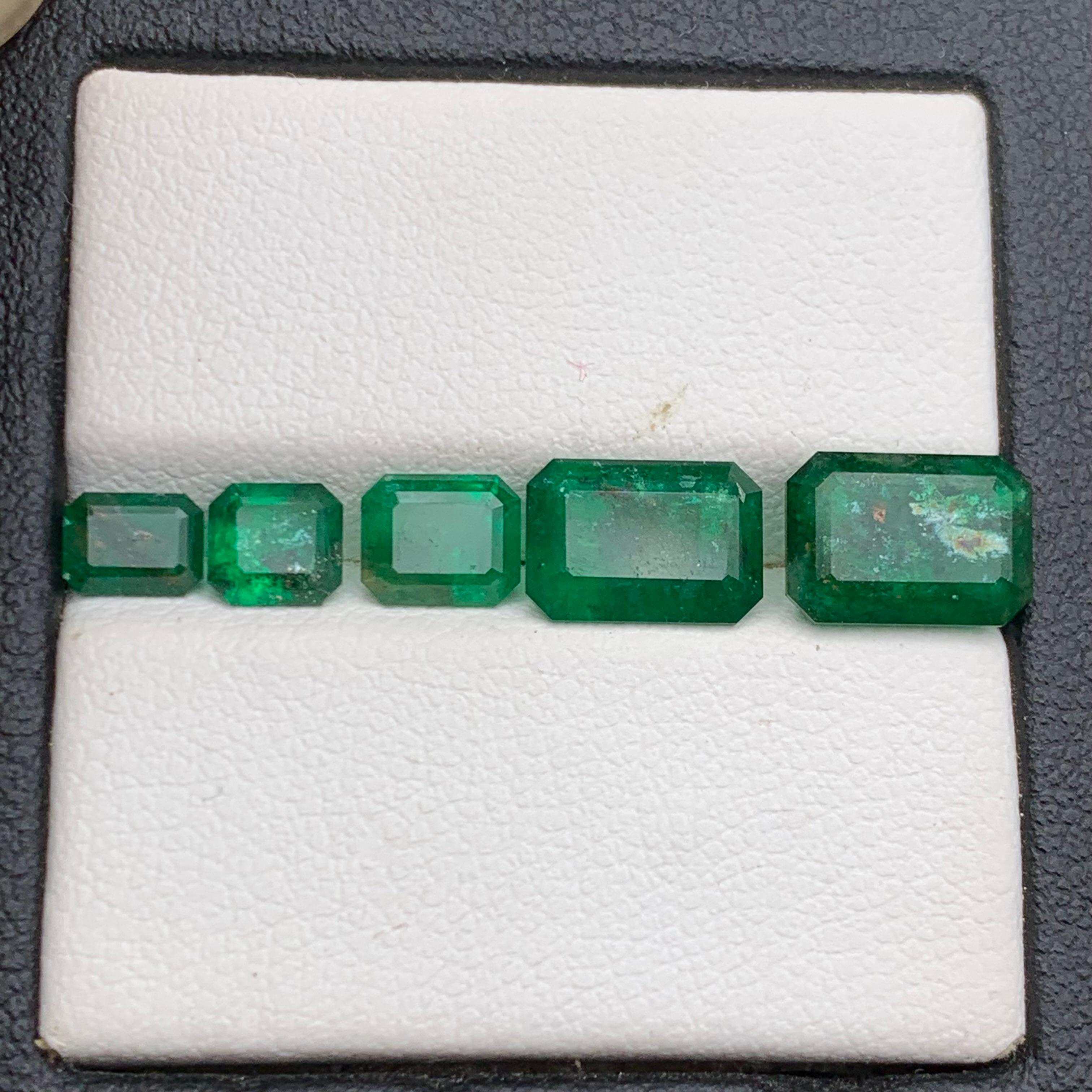 Natürlicher grüner Smaragd 5,57 Ct lose Edelsteine Schmuck Größe Lot von Swat im Zustand „Neu“ im Angebot in Peshawar, PK