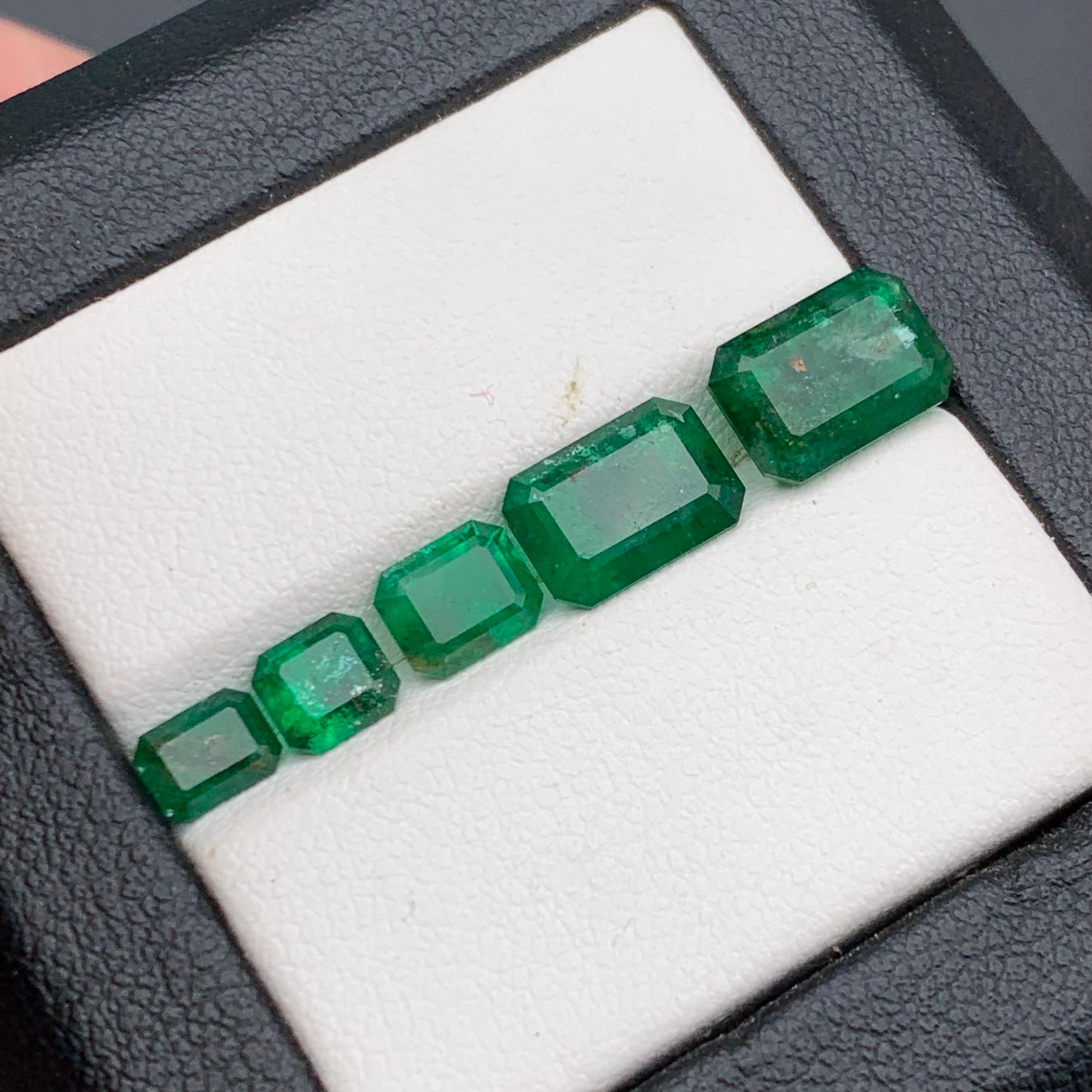 Natürlicher grüner Smaragd 5,57 Ct lose Edelsteine Schmuck Größe Lot von Swat im Angebot 1