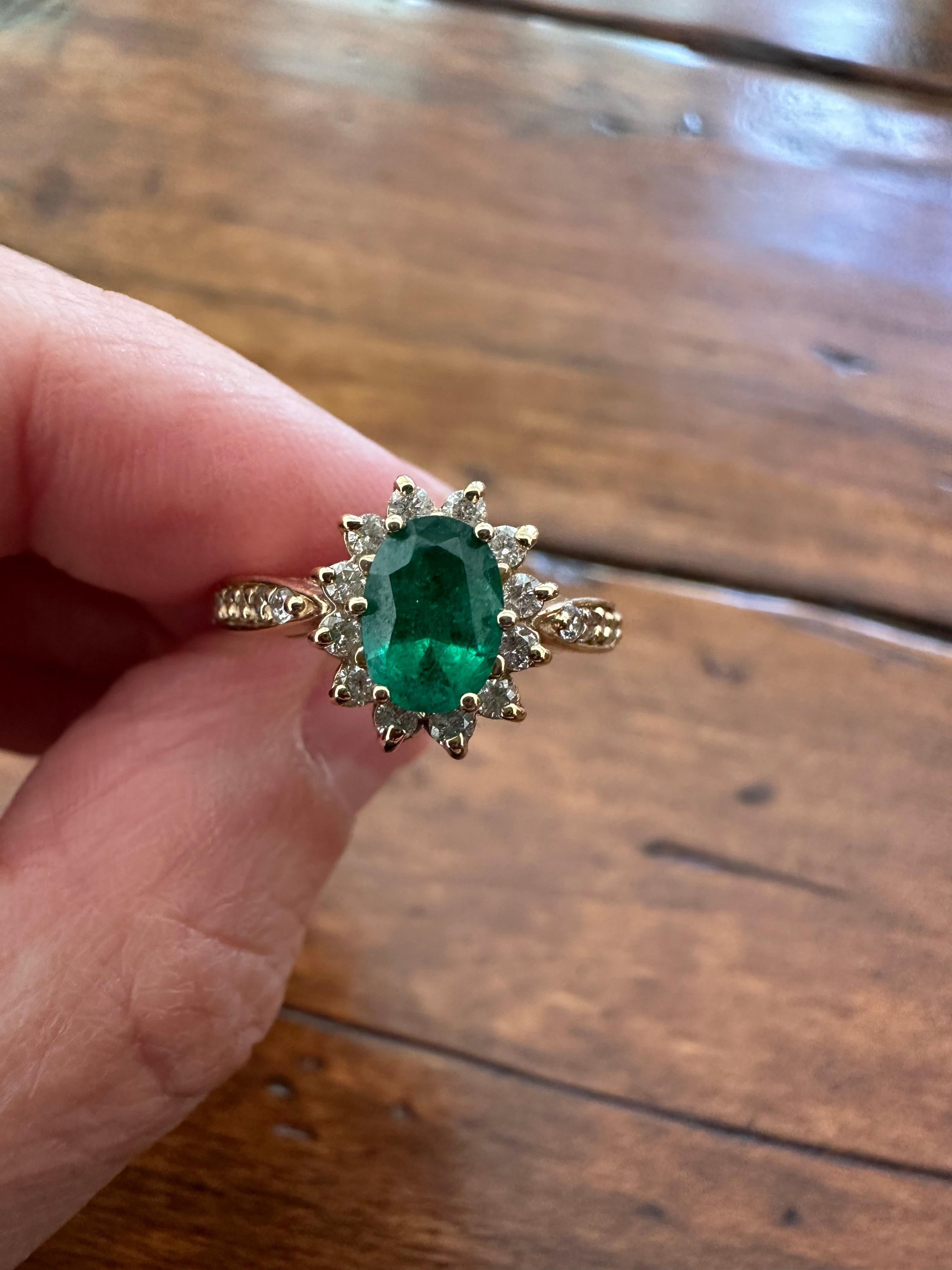 Natural Green Emerald and Diamond Ring For Sale 2