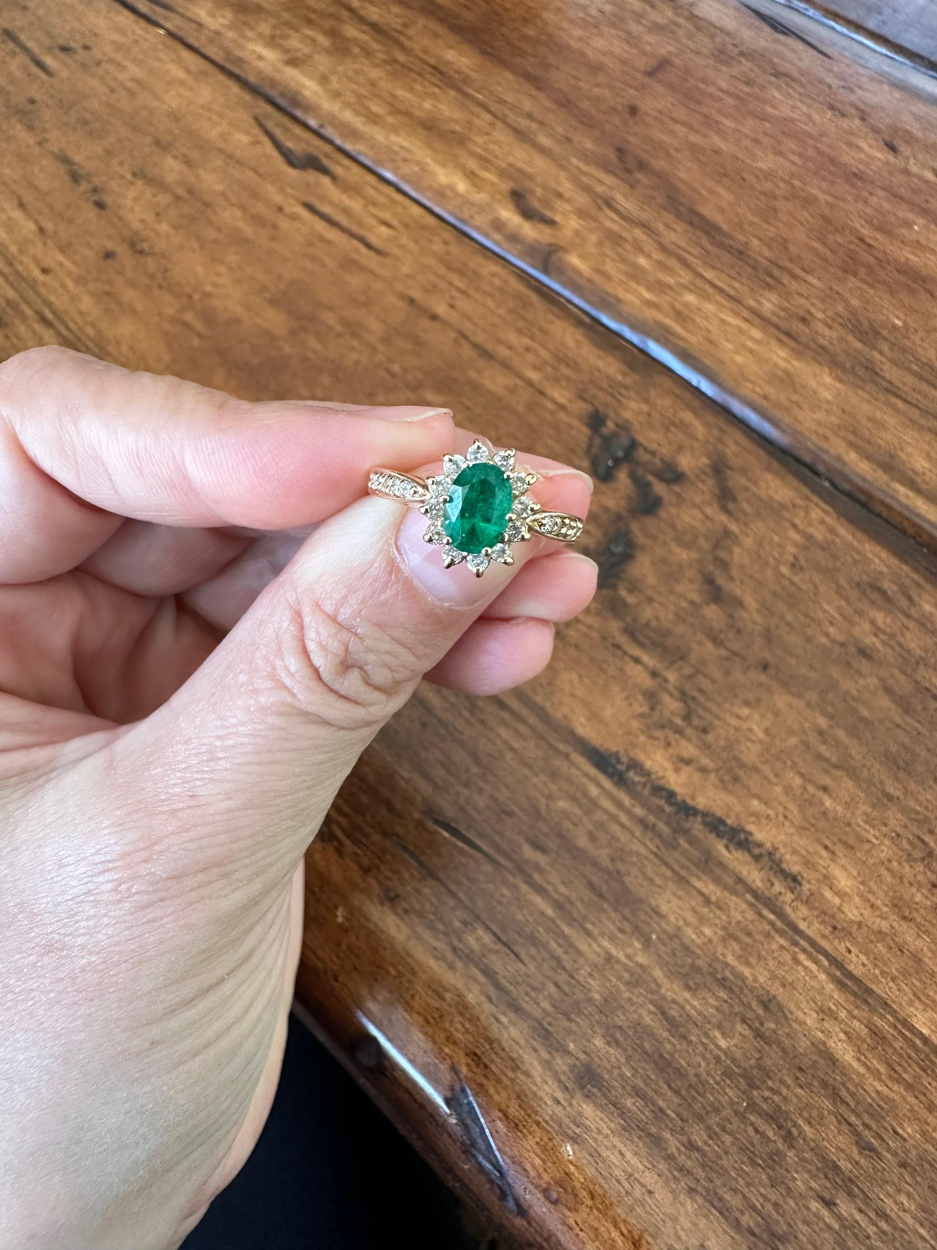 Natural Green Emerald and Diamond Ring For Sale 3