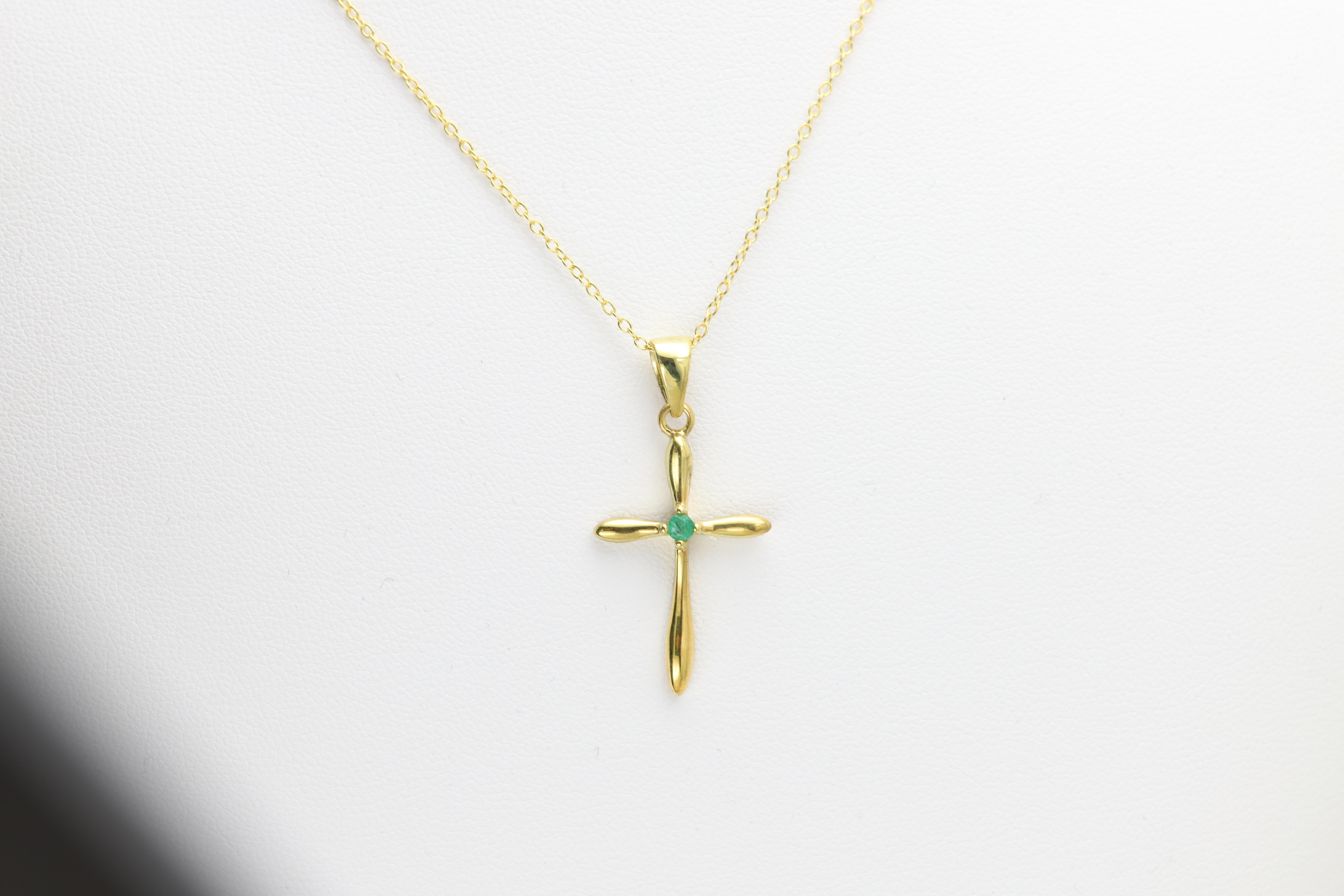 Natural Green Emerald Cross Pendant Sterling Silver Cross en venta 3