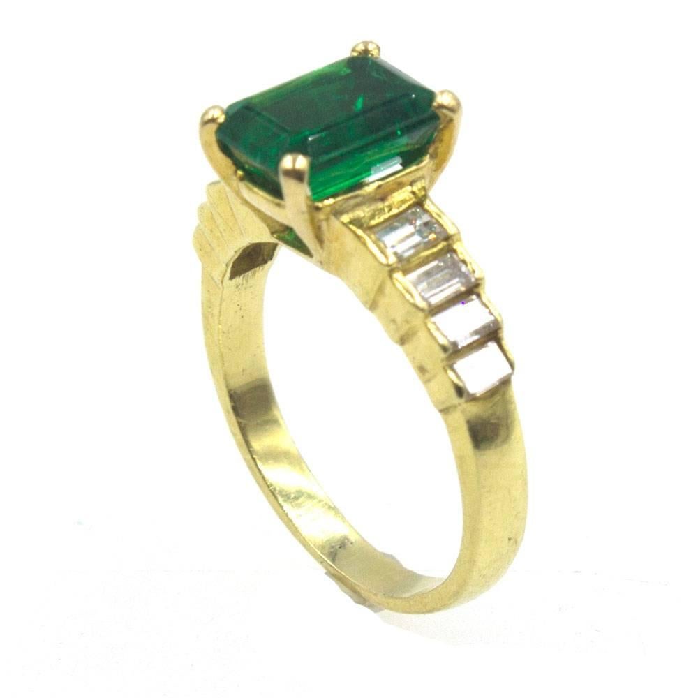 Modern Natural Green Emerald Diamond 18 Karat Yellow Gold Ring GIA Certified