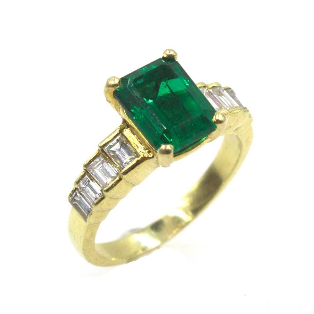 Emerald Cut Natural Green Emerald Diamond 18 Karat Yellow Gold Ring GIA Certified