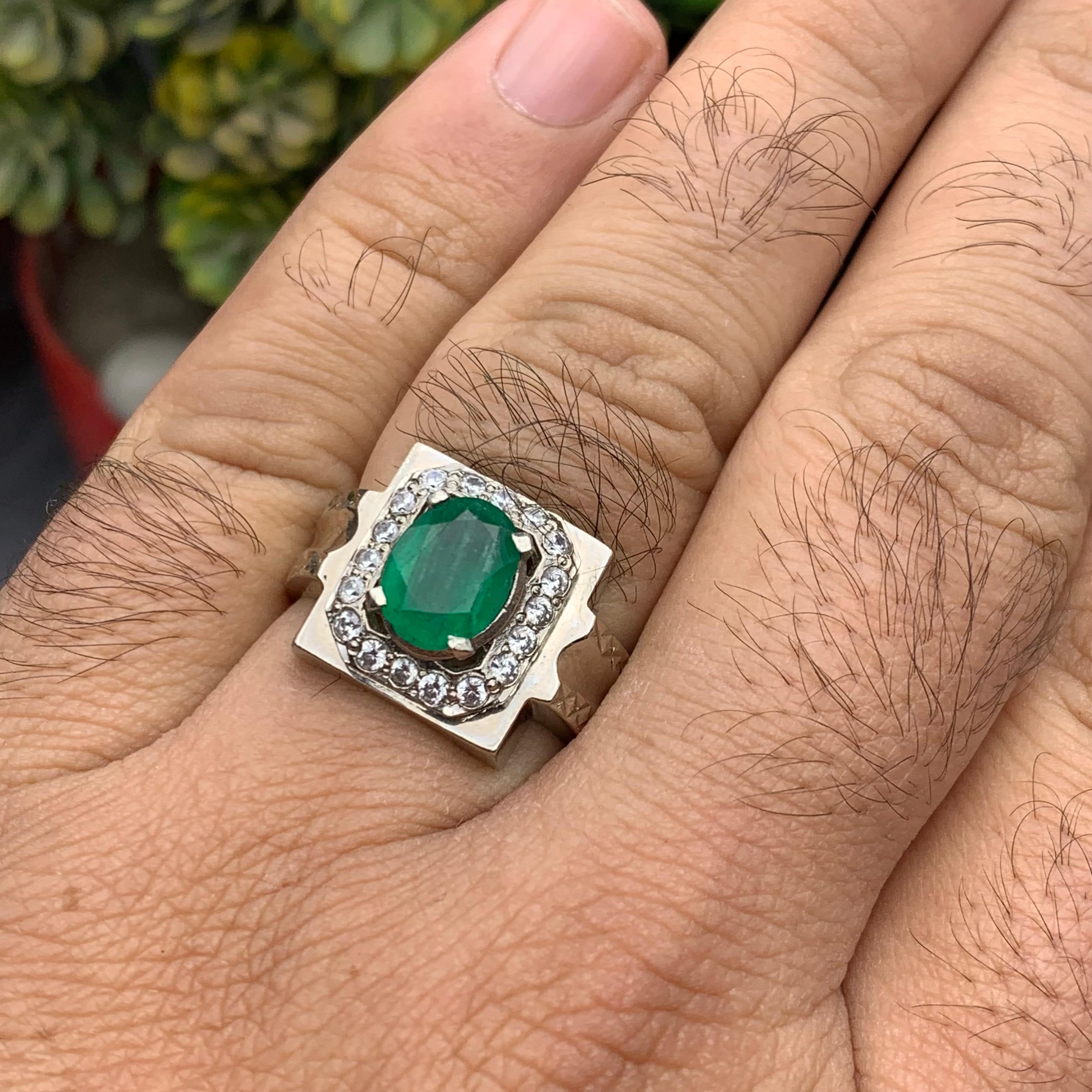 Moderno Anello con smeraldo verde naturale in argento 925 - Cocktail fatto a mano, taglia 10 in vendita