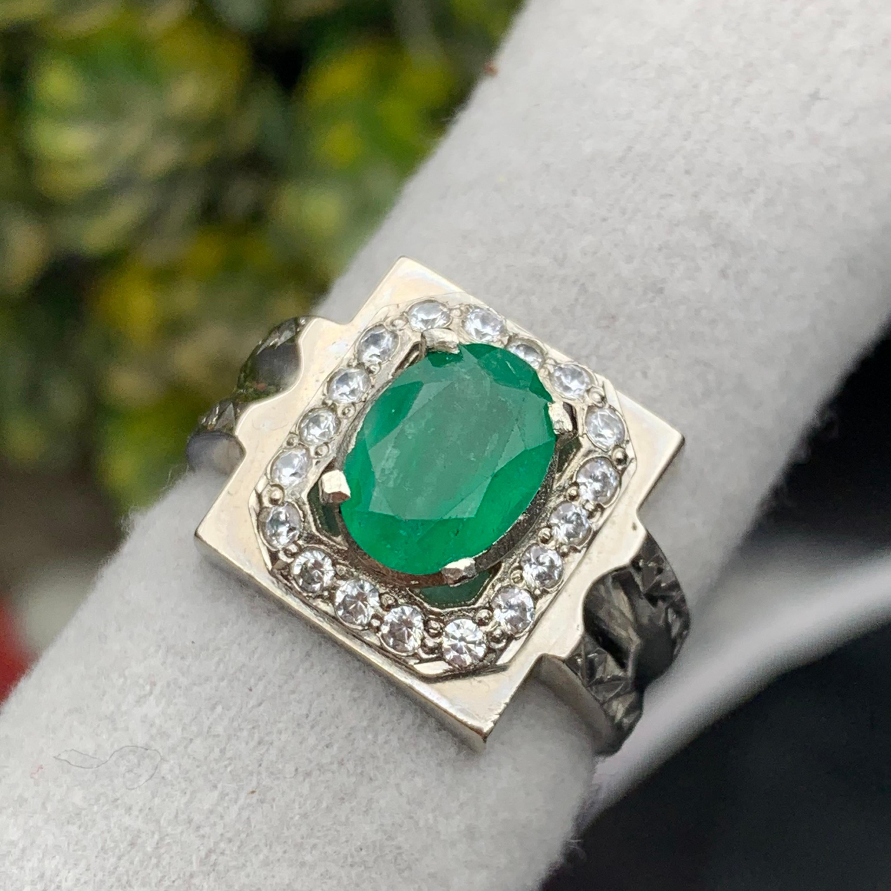Taglio ovale Anello con smeraldo verde naturale in argento 925 - Cocktail fatto a mano, taglia 10 in vendita