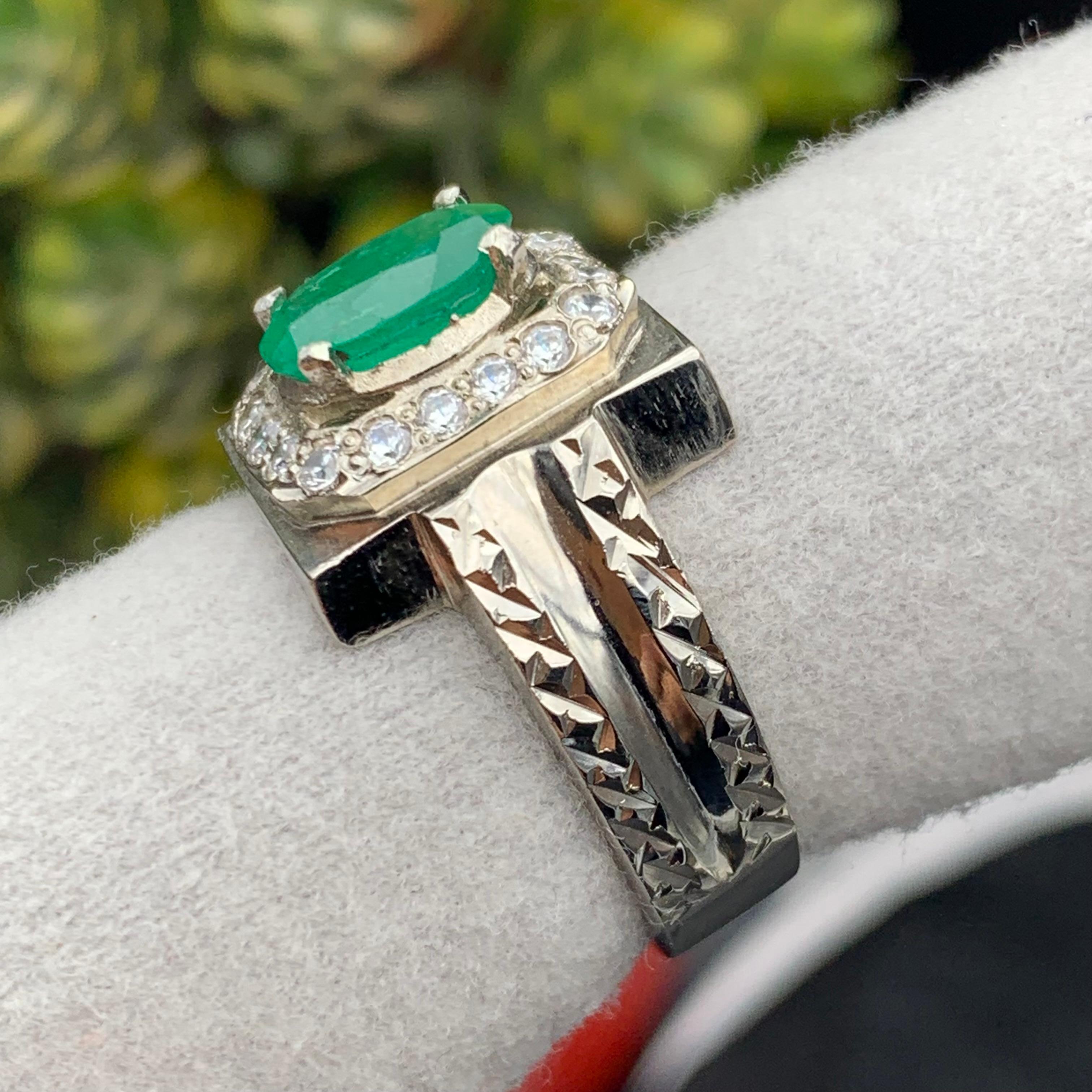 Anello con smeraldo verde naturale in argento 925 - Cocktail fatto a mano, taglia 10 in vendita 3