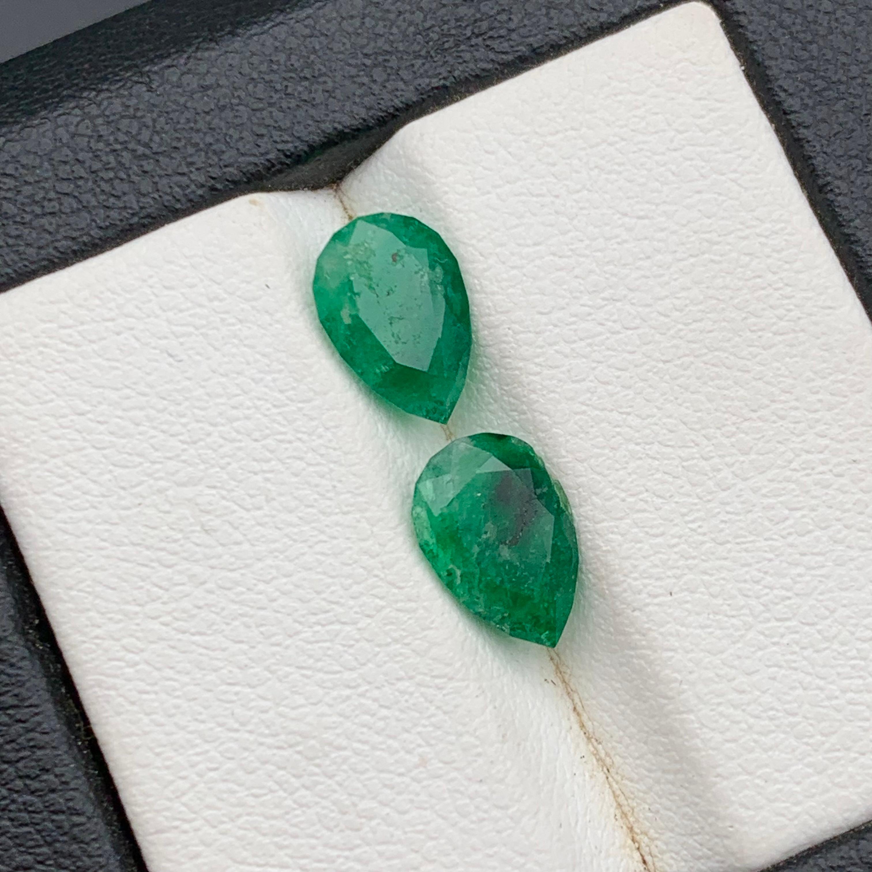 Natürlicher Grüner Smaragd Lose Edelstein Paar 2.90 Ct Birnenschliff für Ohrringe Schmuck im Angebot 4