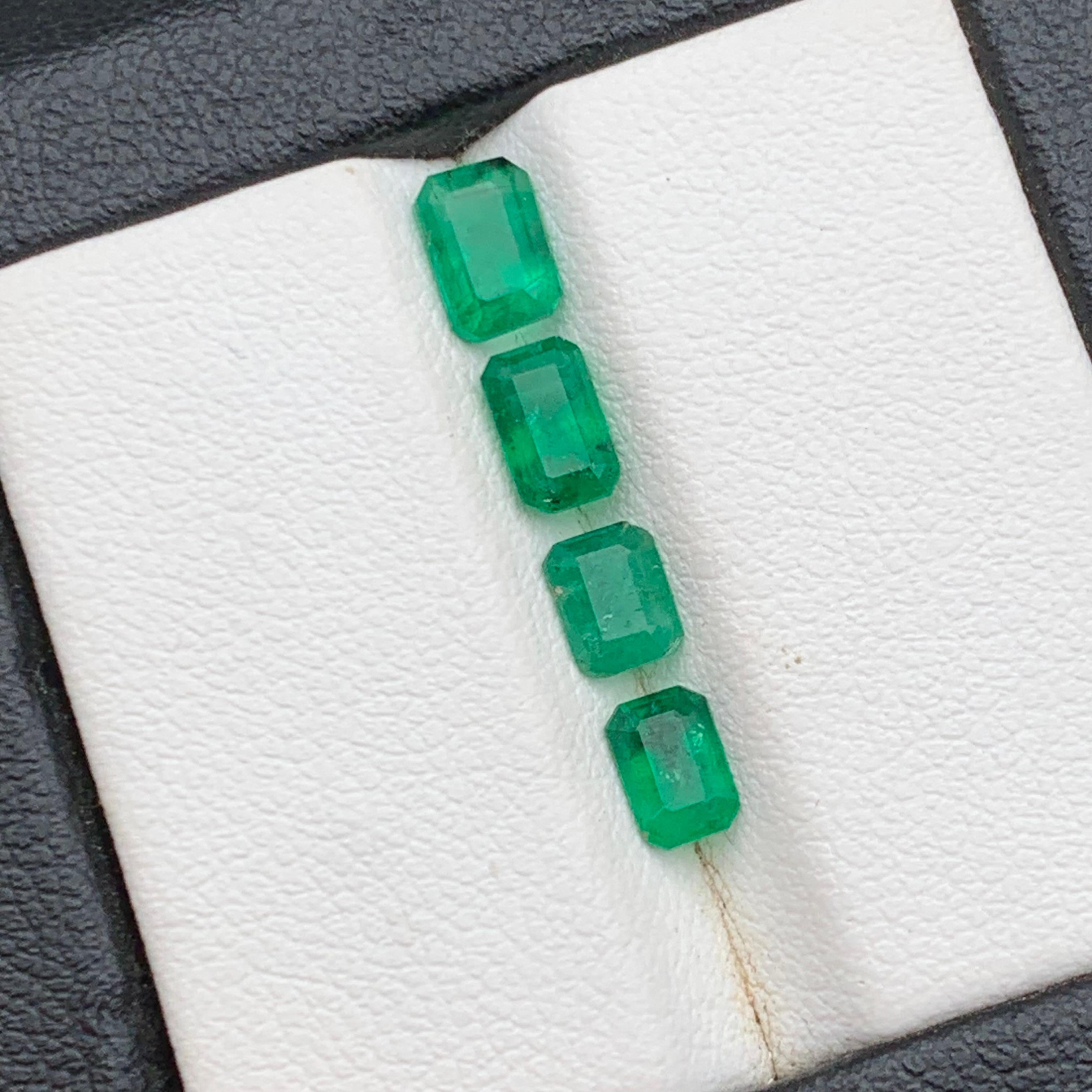 Natürlicher grüner Smaragd Lot 1,96 Ct (4 PCs) Lose Edelsteine Schmuck Größe von Swat im Angebot 5