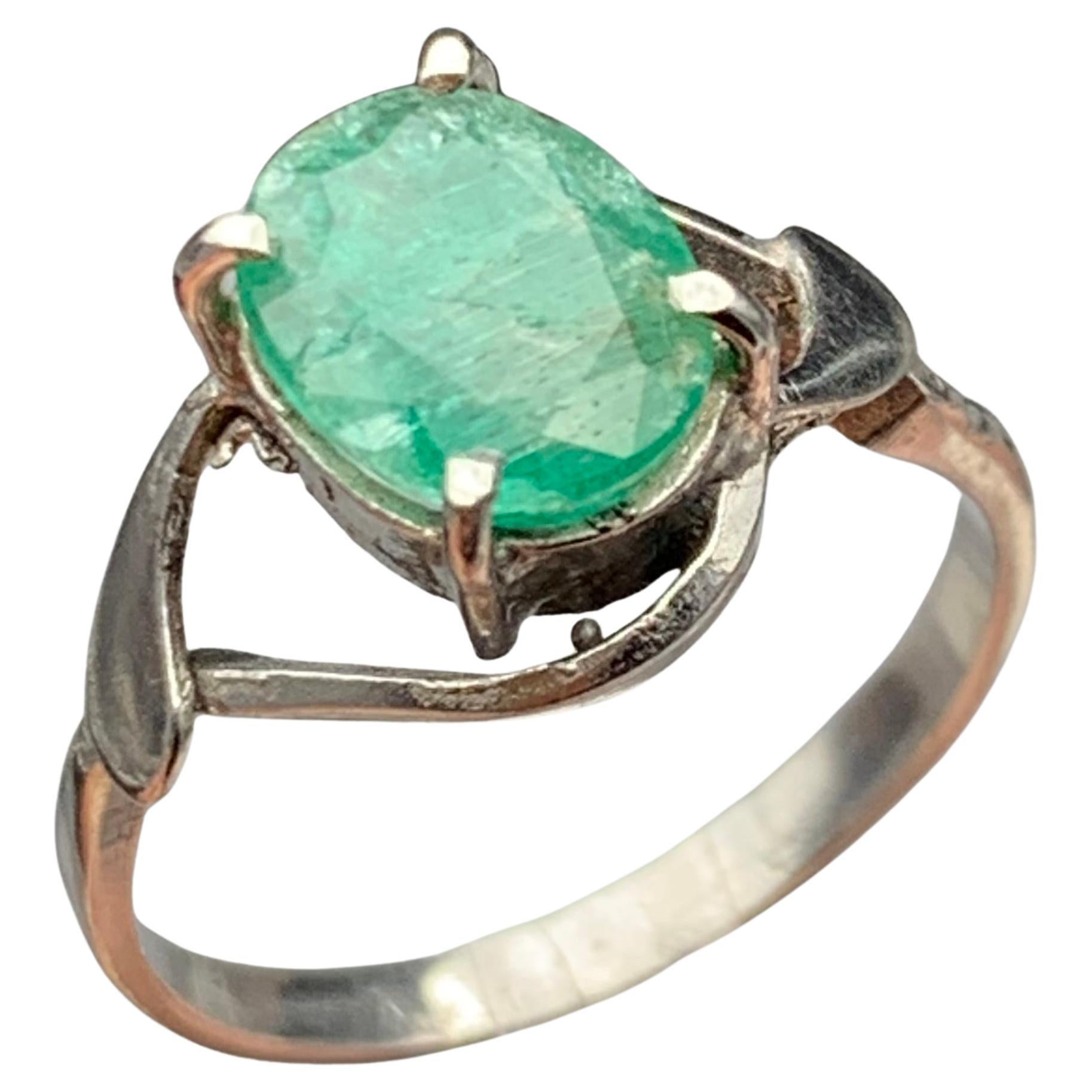 Bague d
affirmation en argent sterling 925 faite à la main et ornée d
une émeraude verte naturelle taillée en ovale en vente